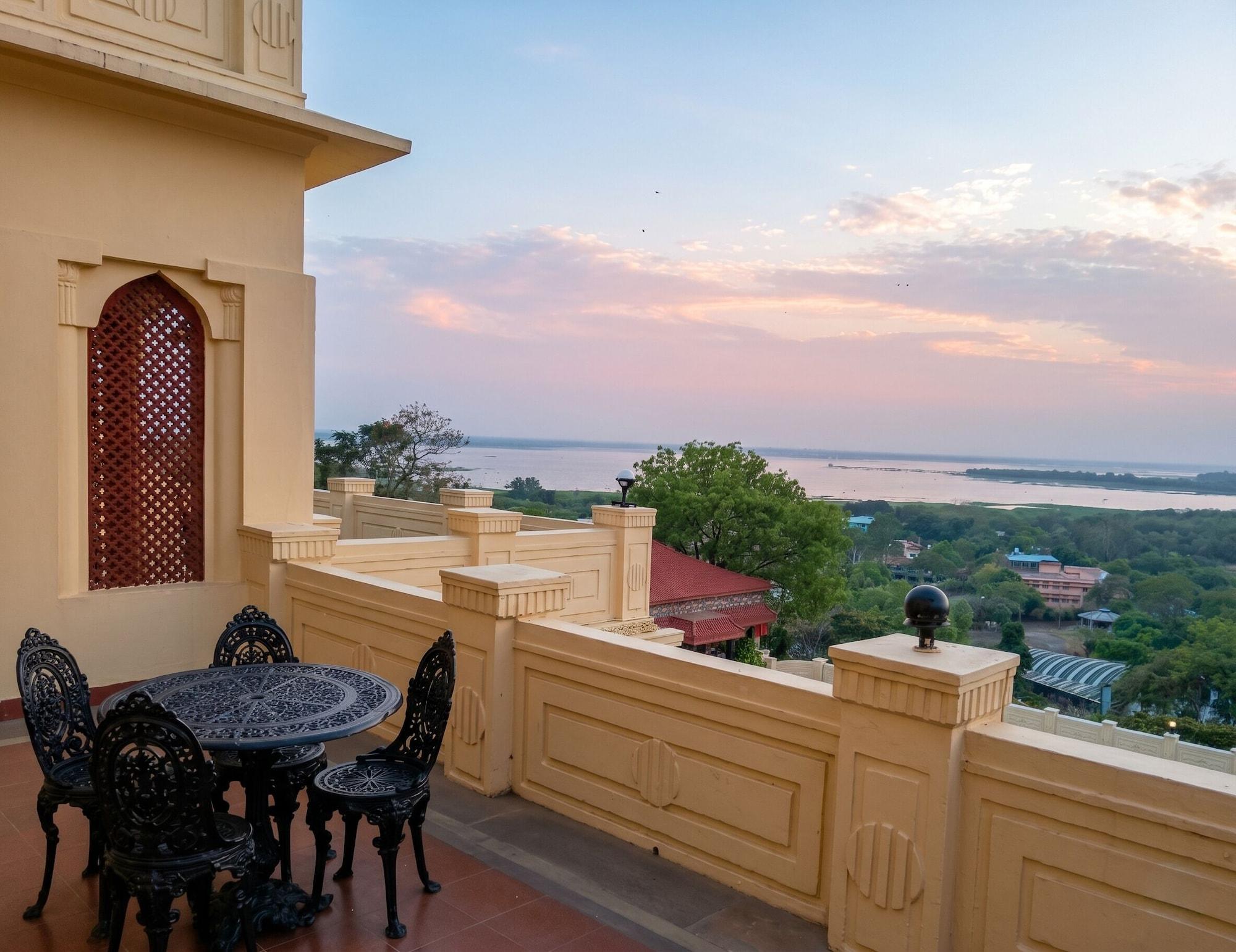 Vista Exterior Noor-Us-Sabah Palace