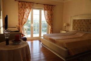 Alquiler Vacacional - Perfect 5-bedroom building in welcoming Portalegre for your stay