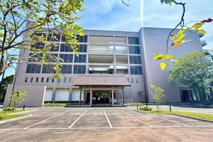 Alojamiento - Waters Edge Hotel