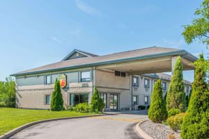 Alojamiento - Super 8 by Wyndham Ambassador Bridge Windsor ON