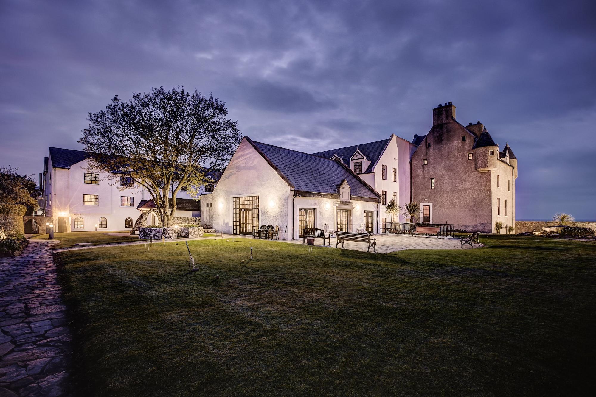 Vista Exterior Ballygally Castle