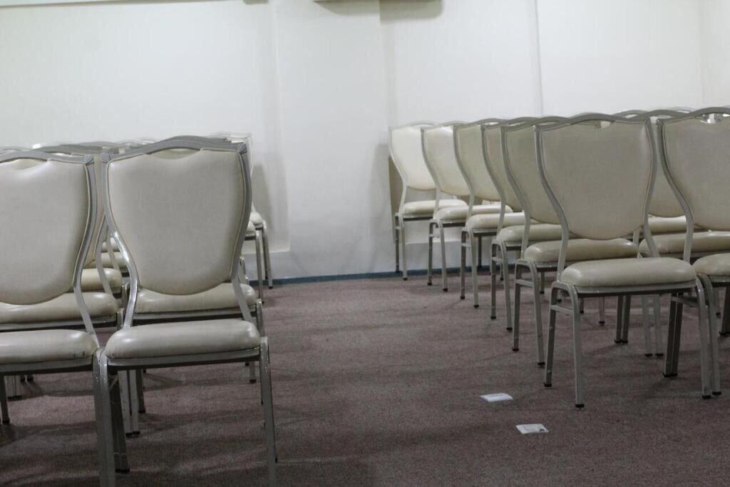 Sala de Reuniones COMPACT HOTEL