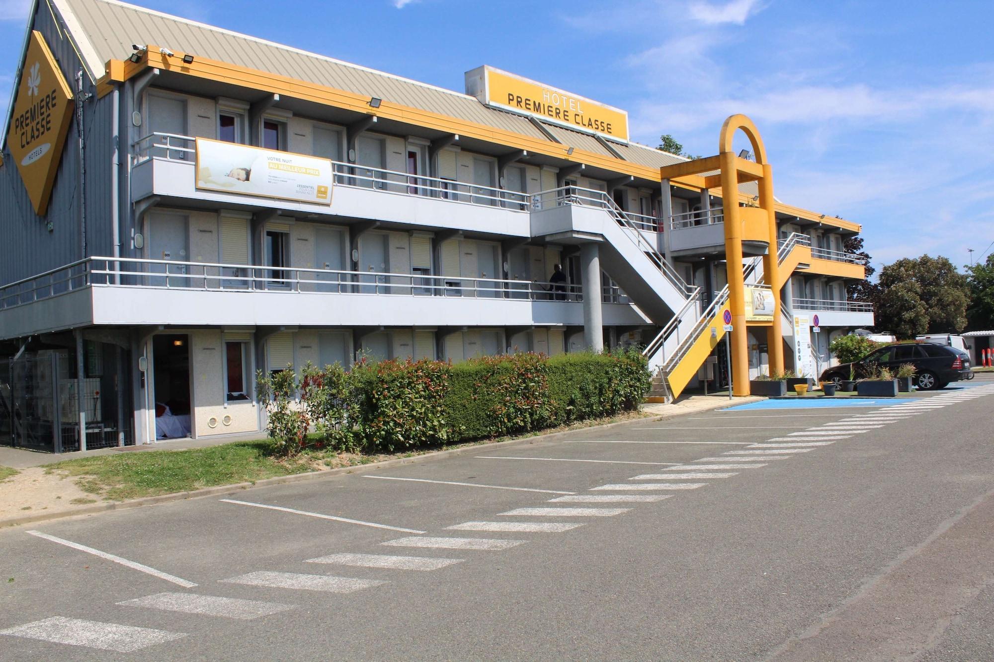 Varios Hotel Première Classe Saint Quentin En Yvelines - Elancourt