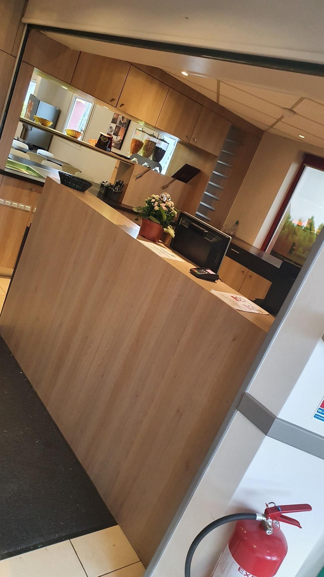 Vista Lobby Welcomotel Coignières