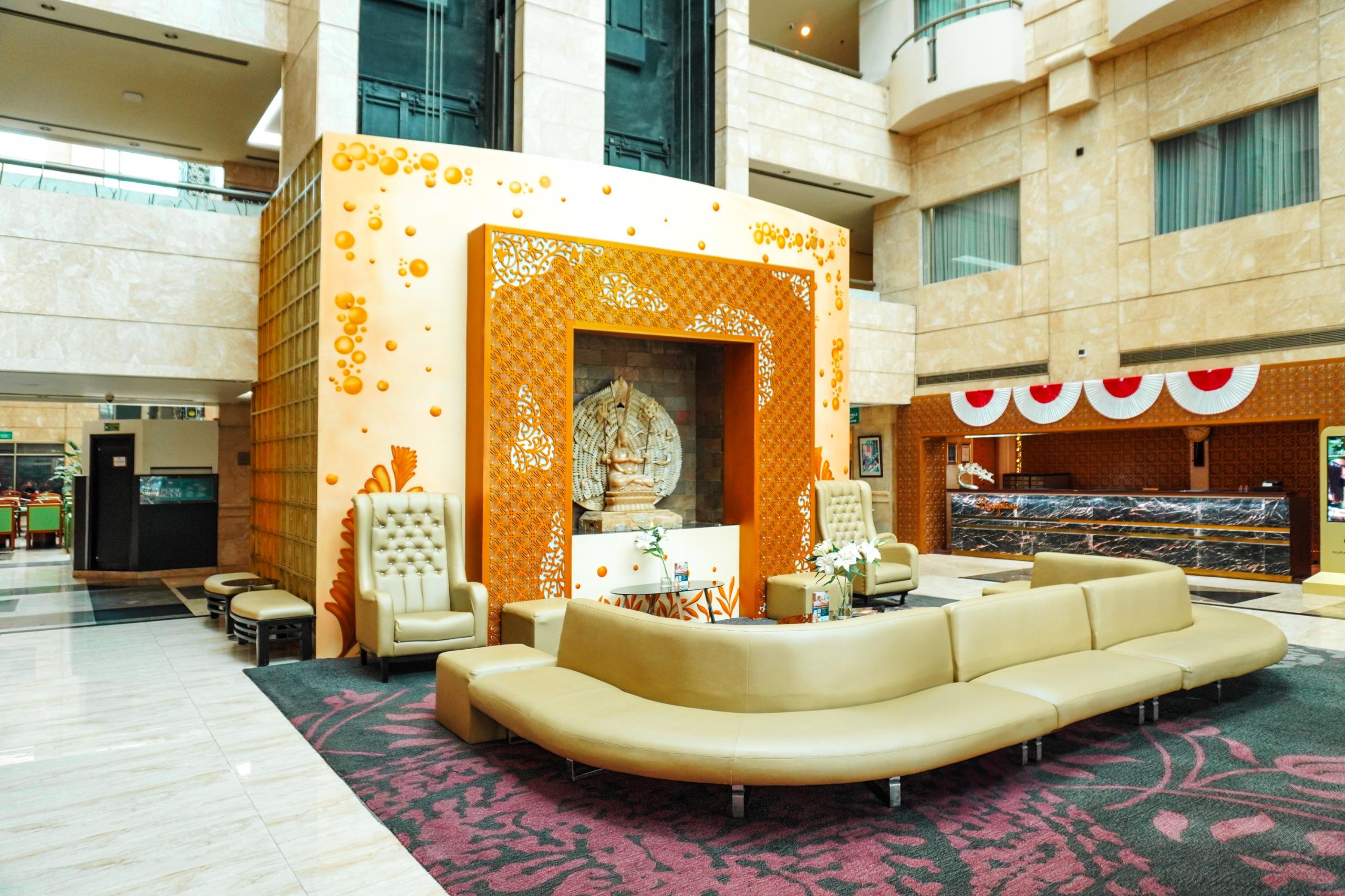 Vista Lobby Surabaya Suites Hotel Powered by Archipelago