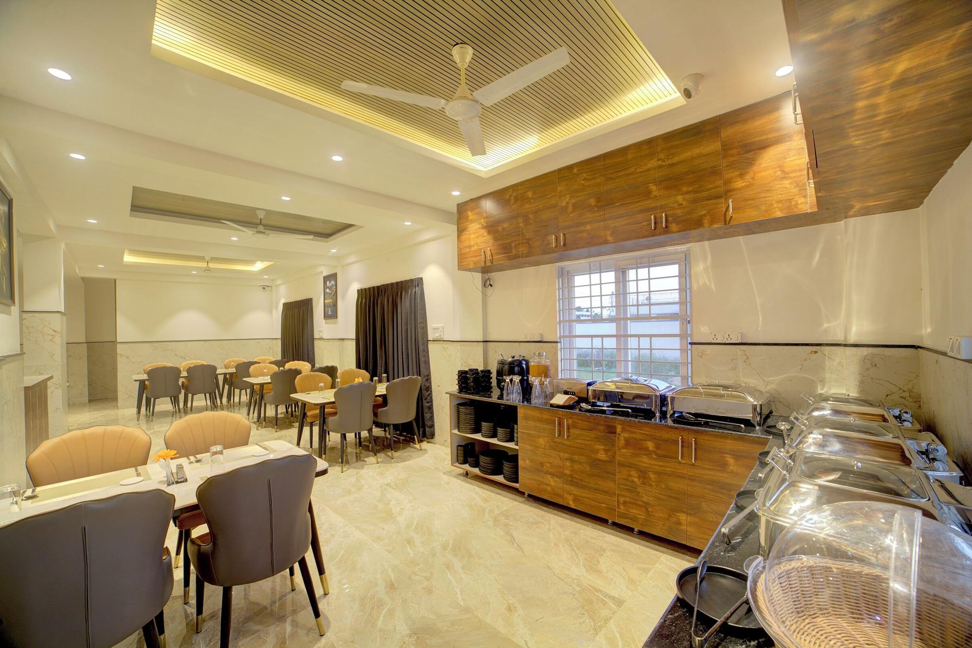 Restaurant Hotel AeroStay Bangalore Airport