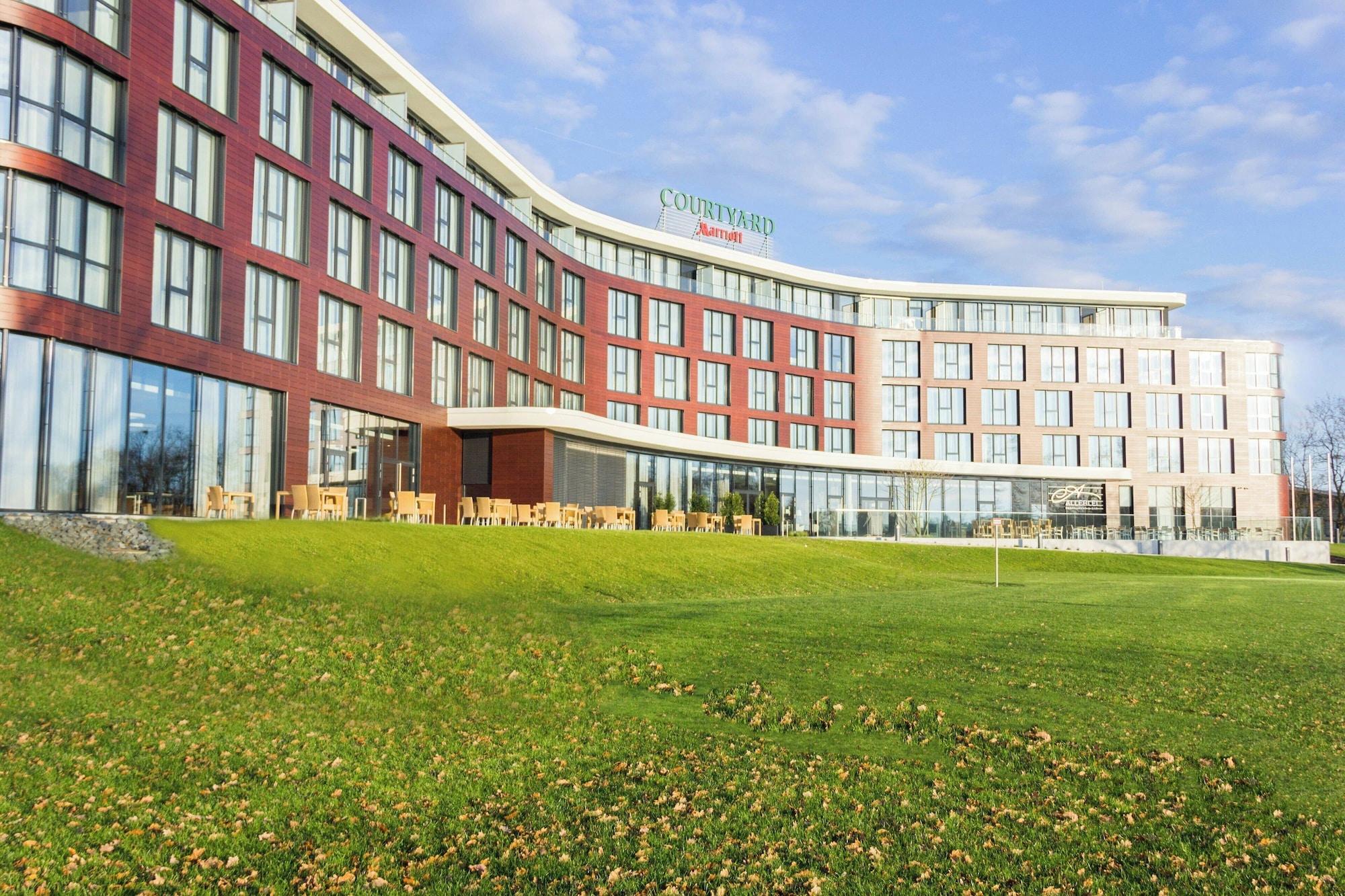 Vista Exterior Courtyard by Marriott Wolfsburg