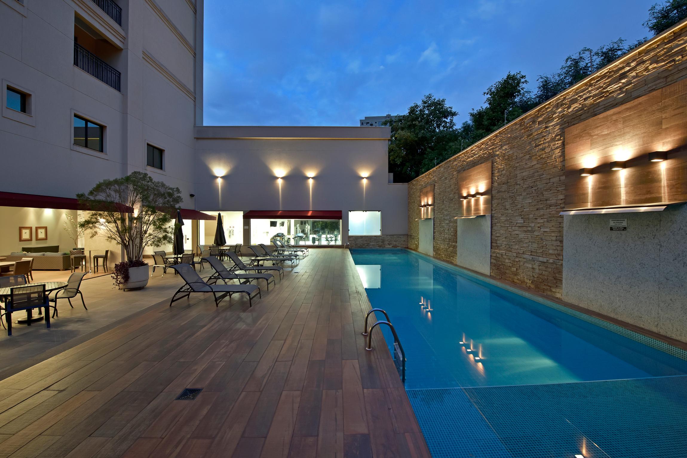 Vista Piscina Mont Blanc Premium