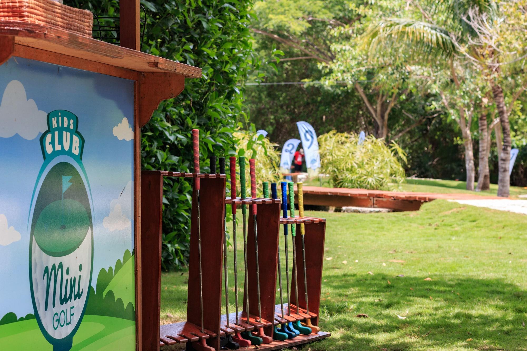 Campo de Golf Ambassador at Grand Velas All Inclusive