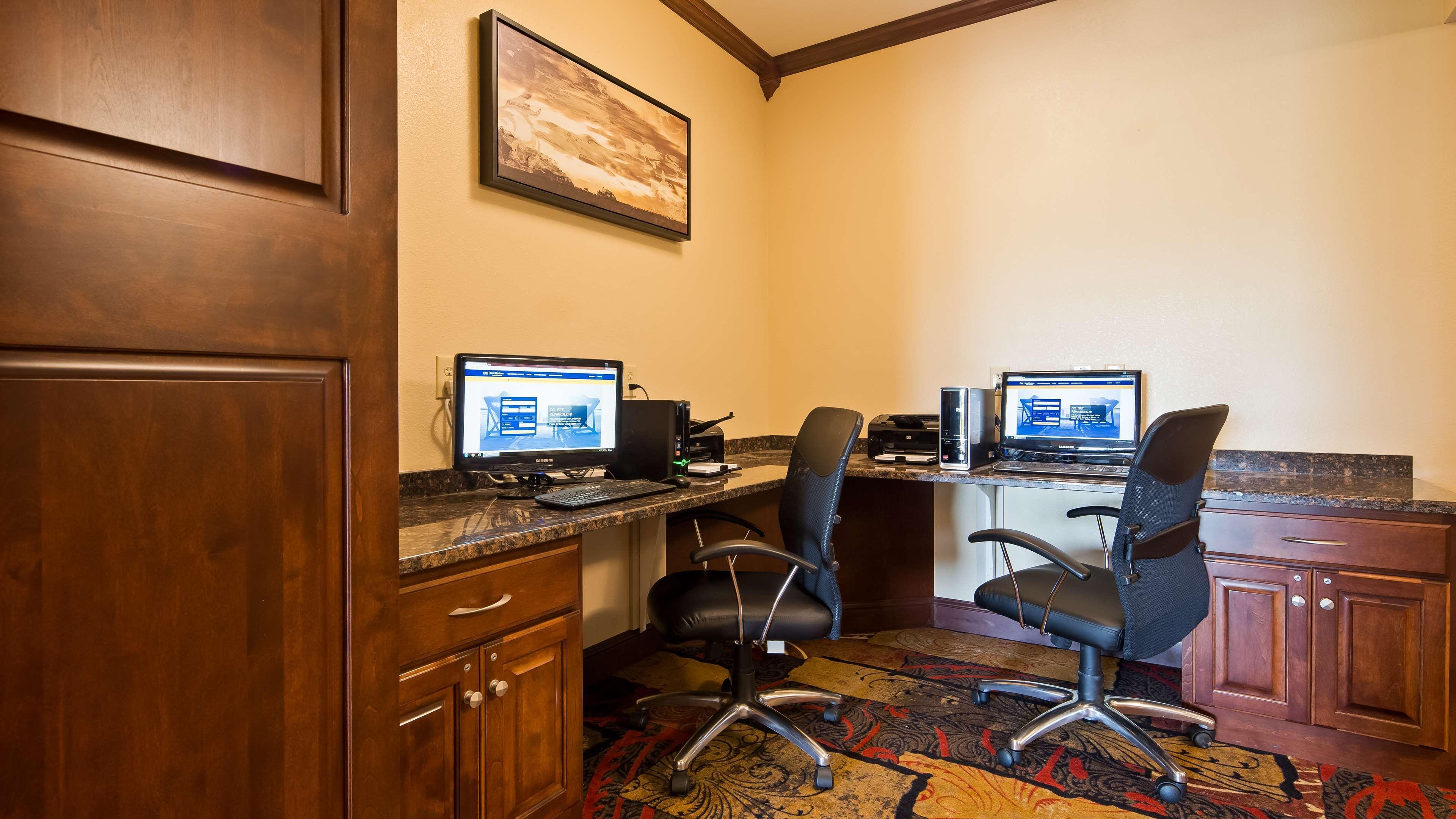 Centro de Negocios Best Western Plus Wausau-Rothschild Hotel