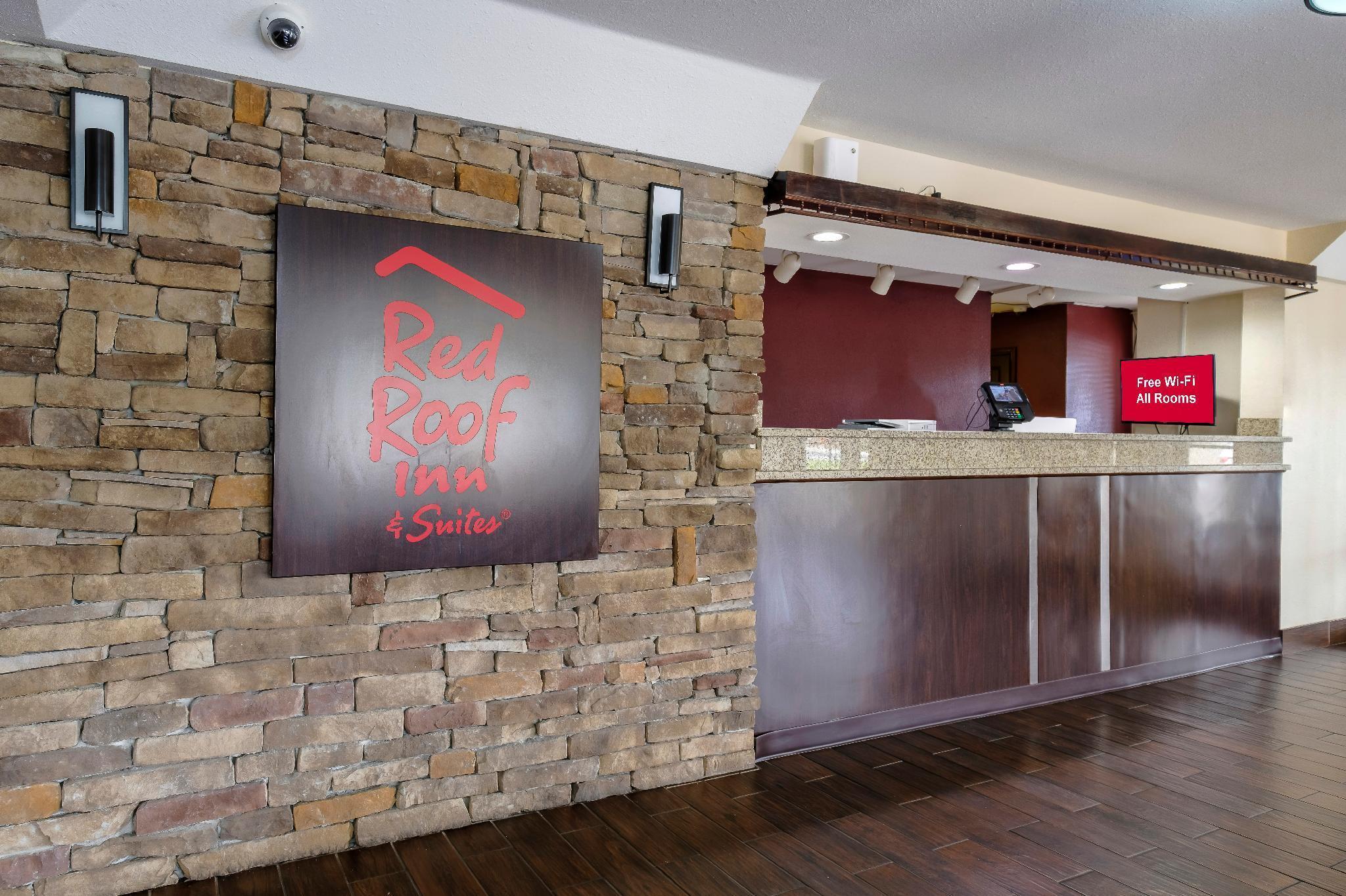 Vista Lobby Red Roof Inn & Suites Mobile SW – I-10