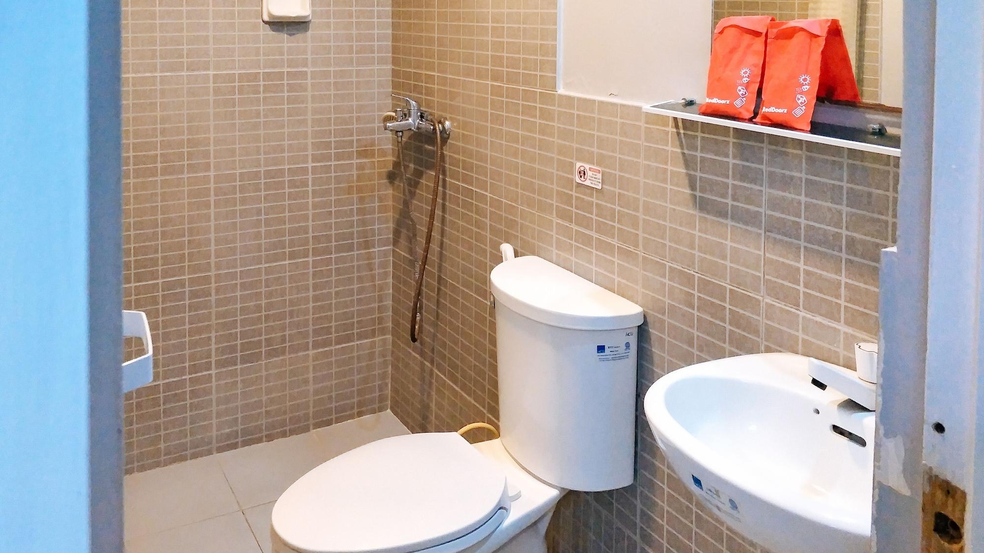 Equipamiento de Habitación RedDoorz Plus near UV Mandaue Cebu