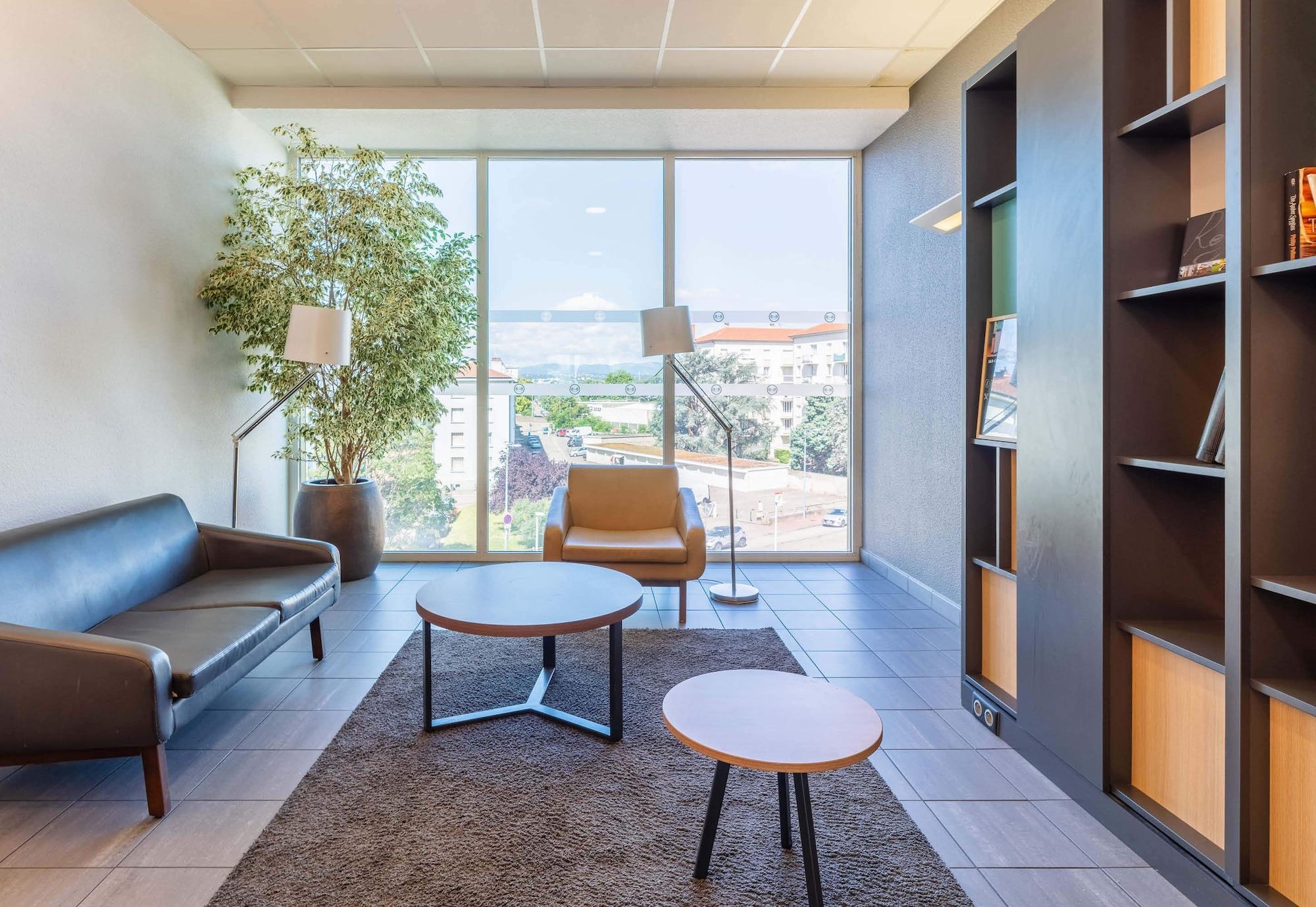 Vista Lobby B&B HOTEL Lyon Sud Etats-Unis