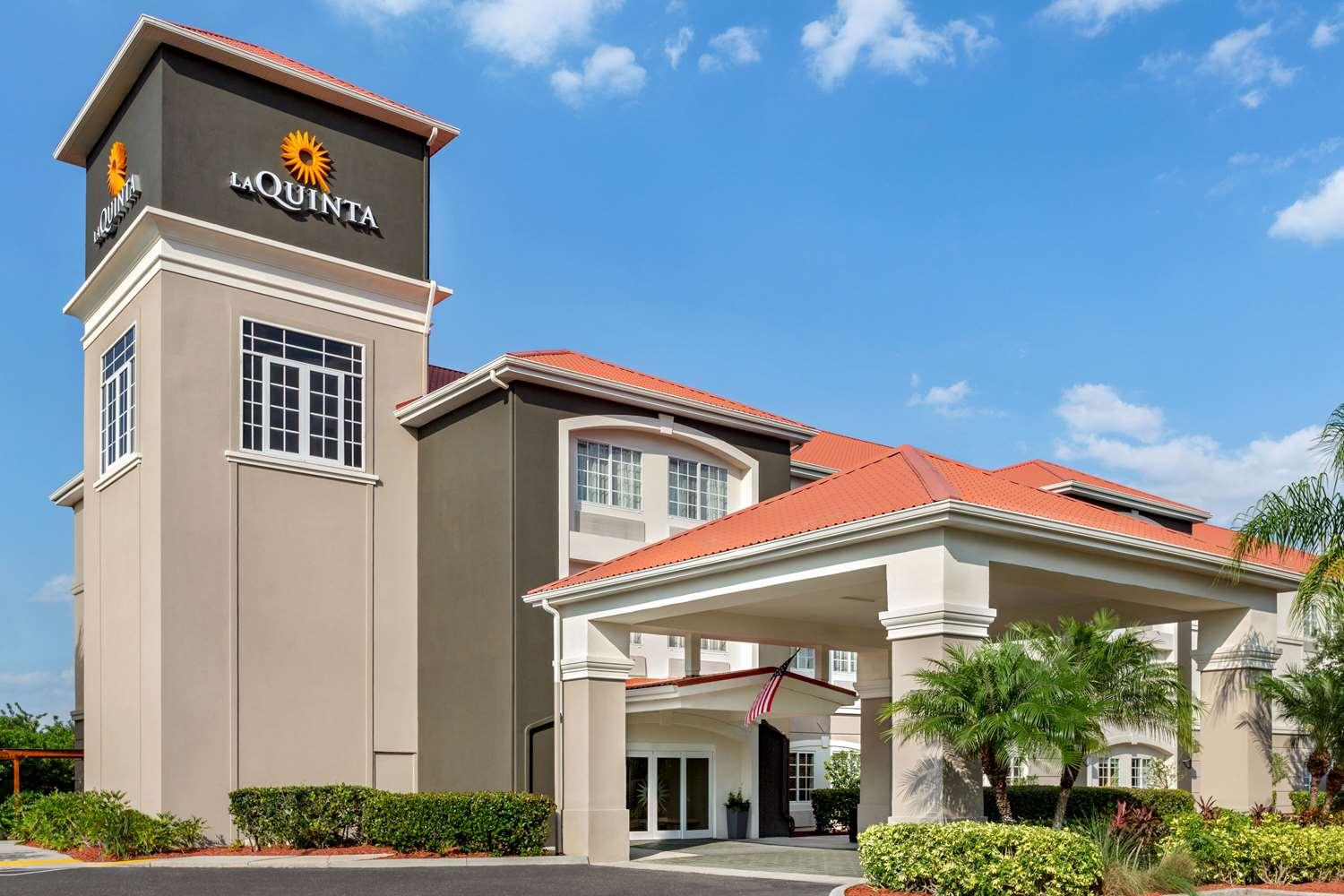 Vista Exterior La Quinta Inn & Suites Port Charlotte