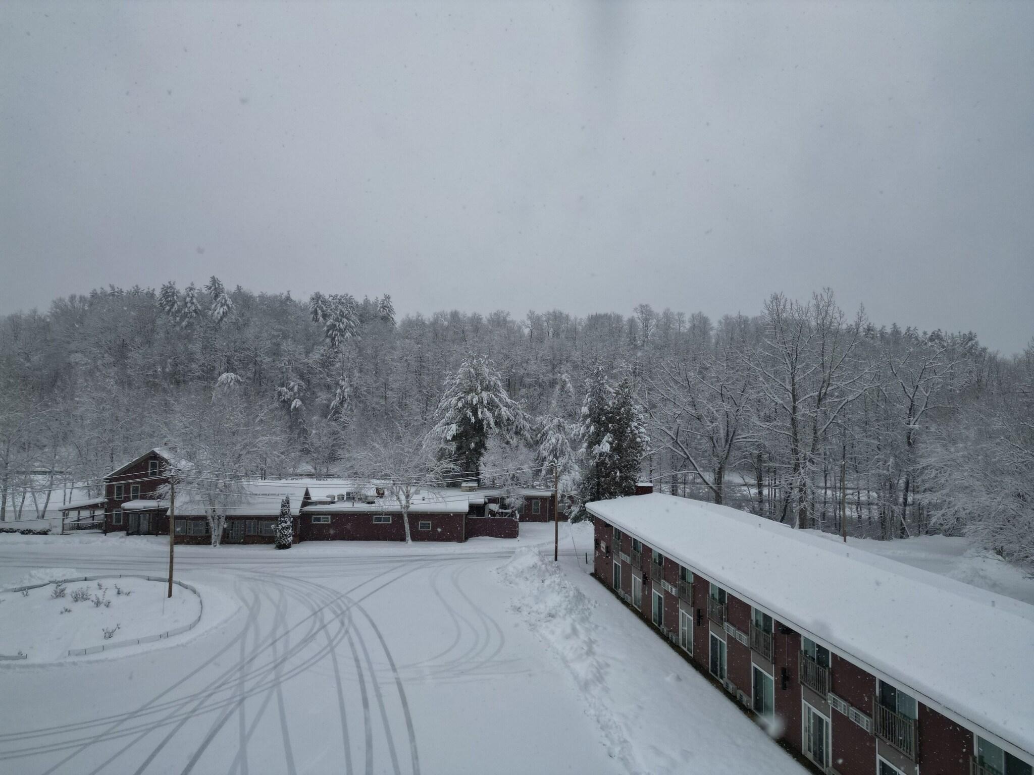 Vista Exterior The Putney Inn