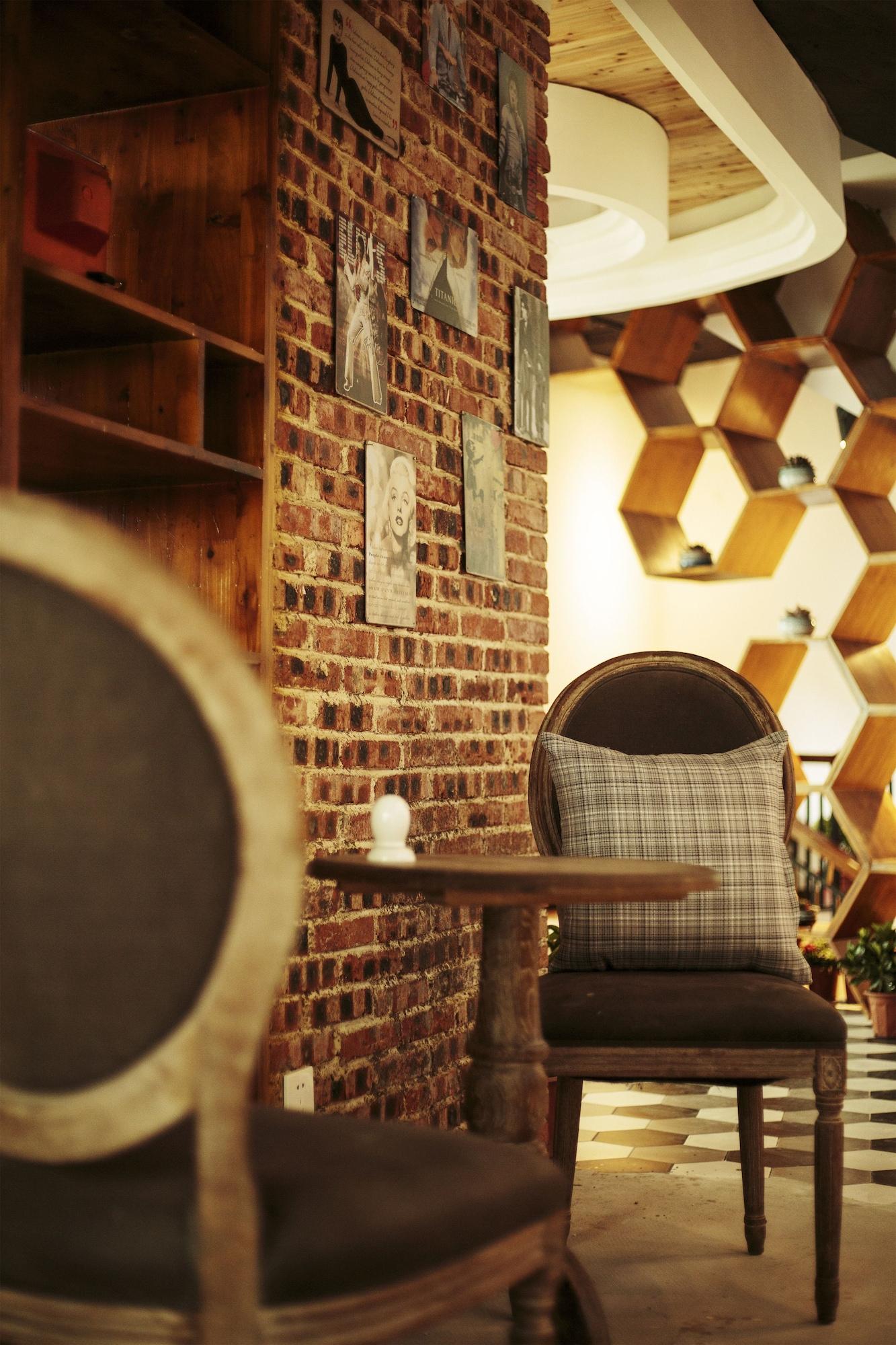 Vista Lobby 1982 Chujian International Youth Hostel