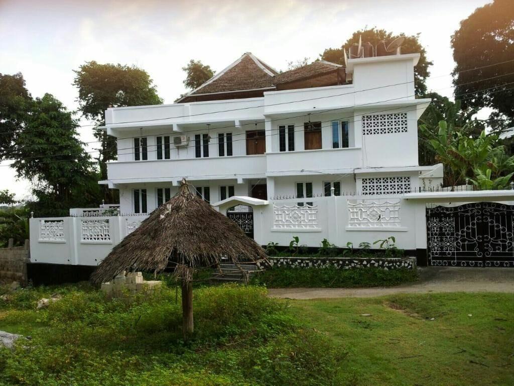 Vista Exterior Sharook Lodge - Hostel