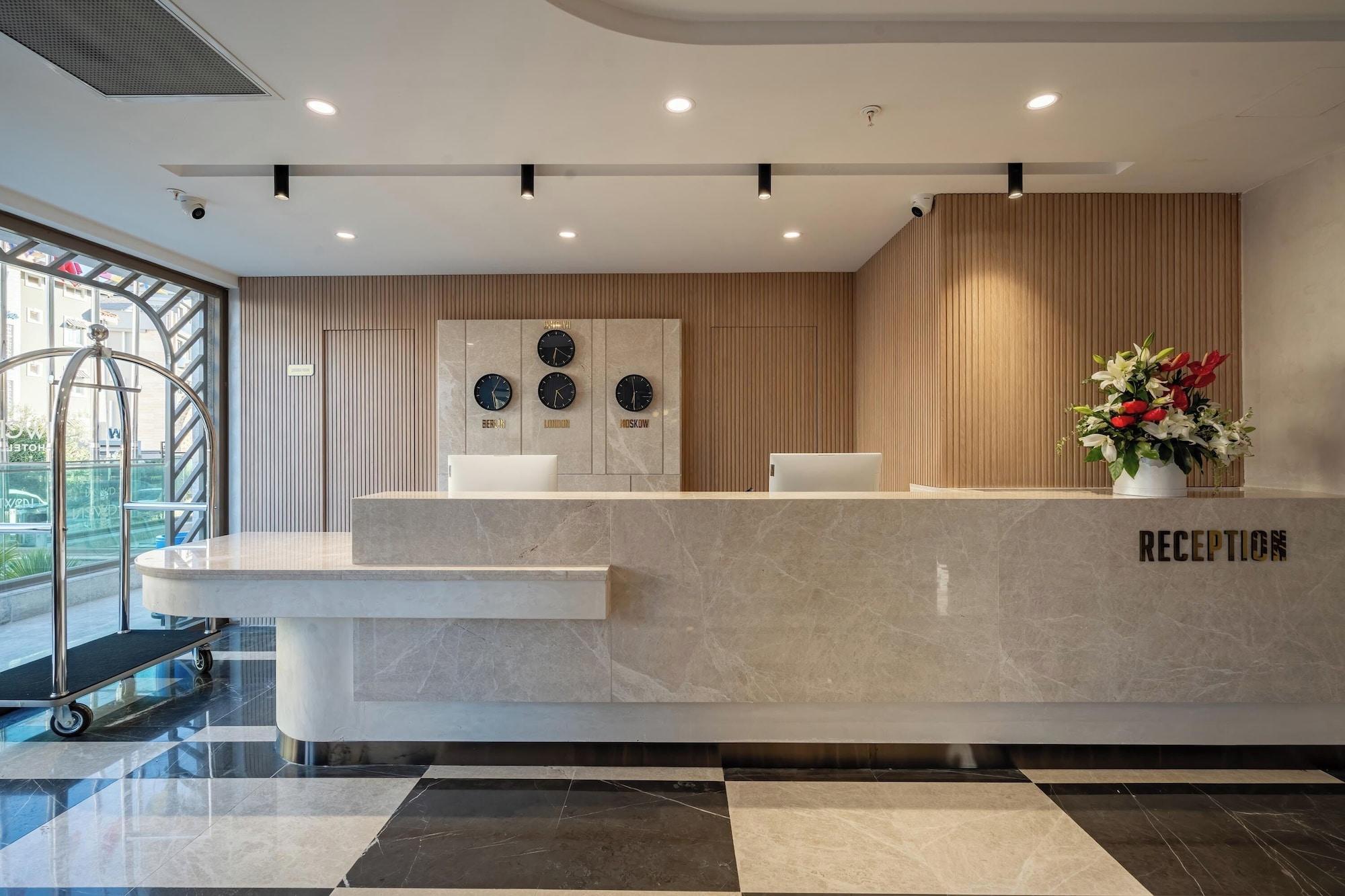 Vista Lobby Awen Lara Hotel