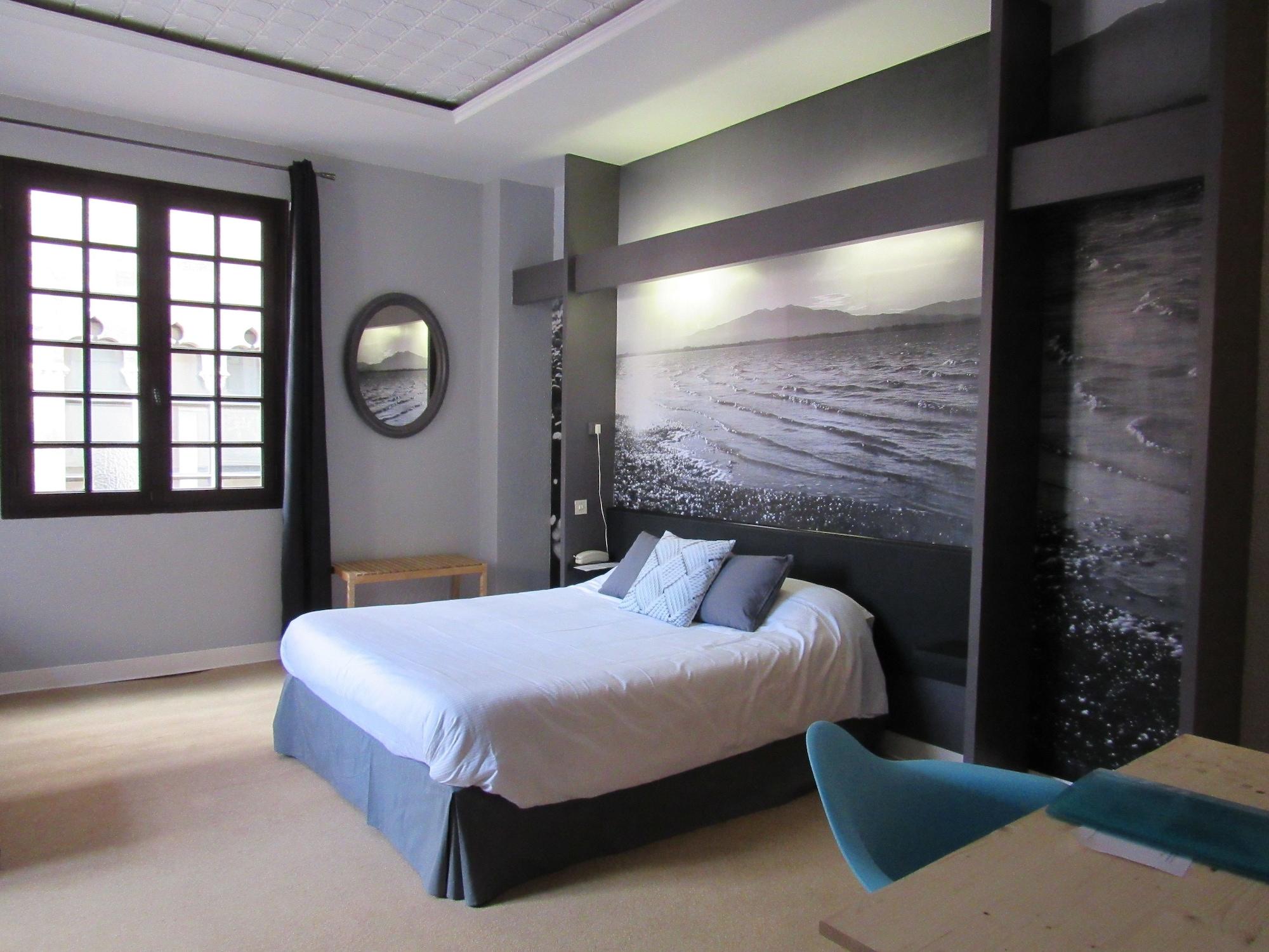 Varios Hôtel De La Loge
