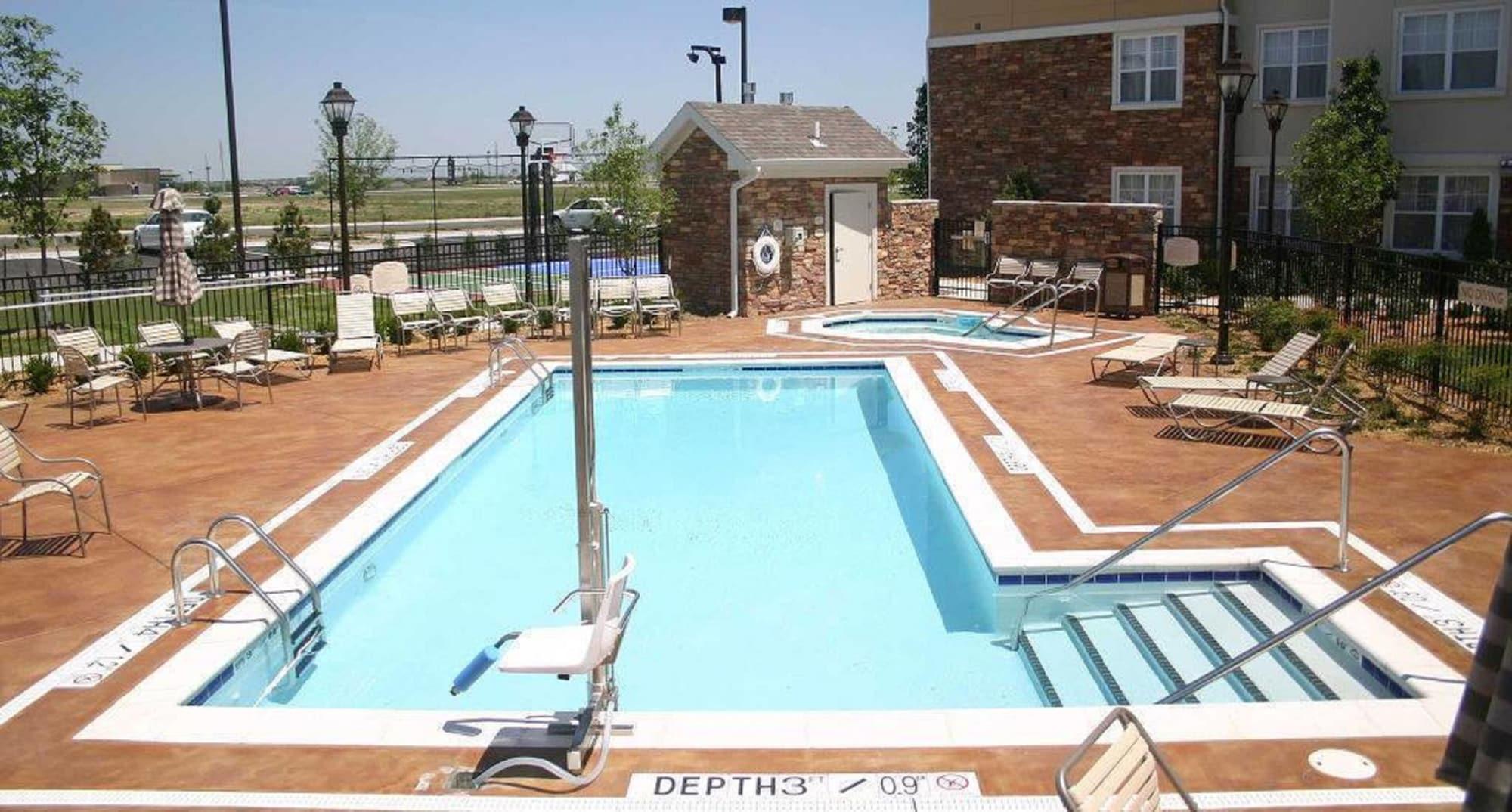 Vista Piscina Residence Inn by Marriott Wichita East at Plazzio