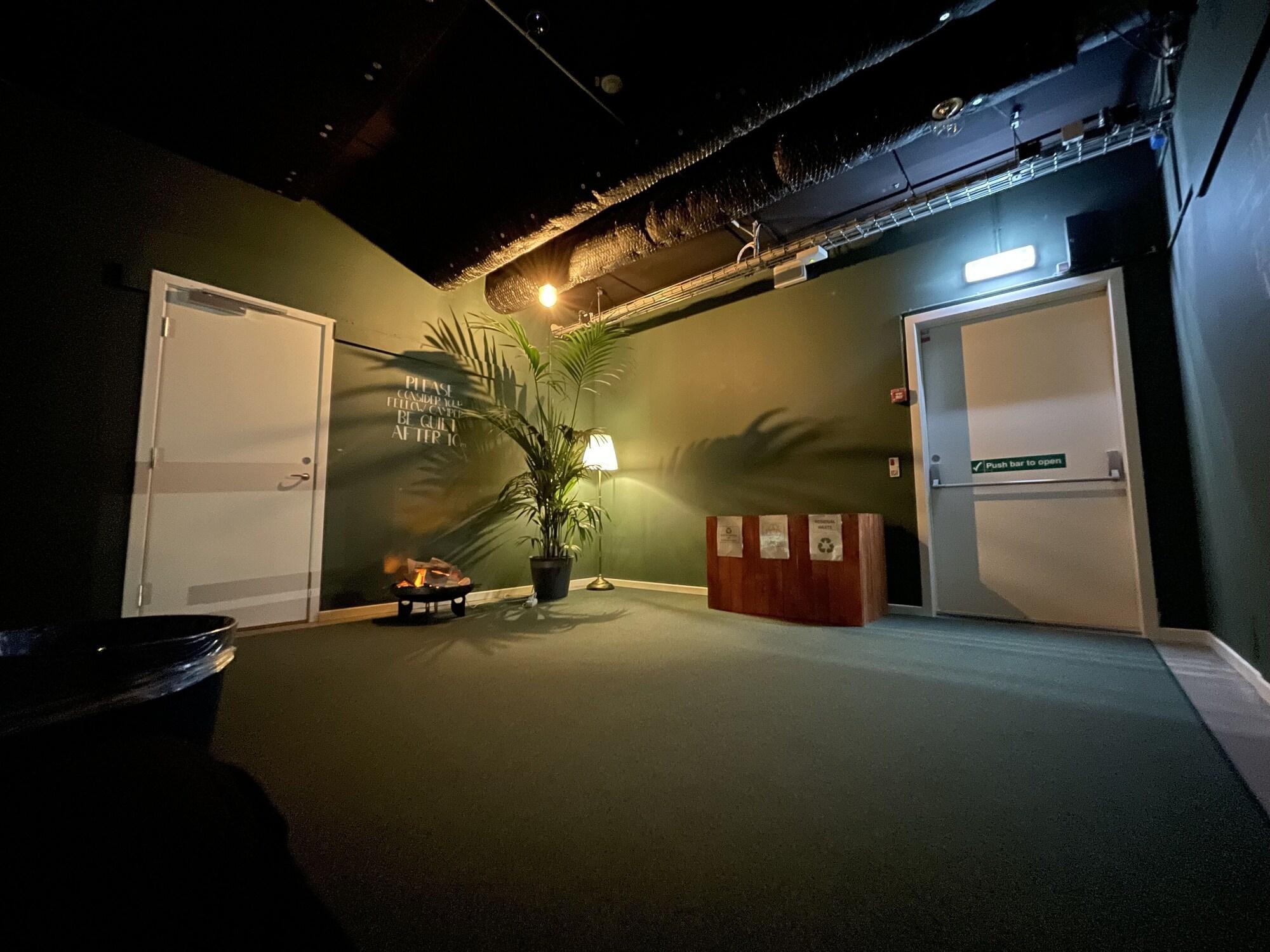 Vista Lobby Urban Camper Hostel
