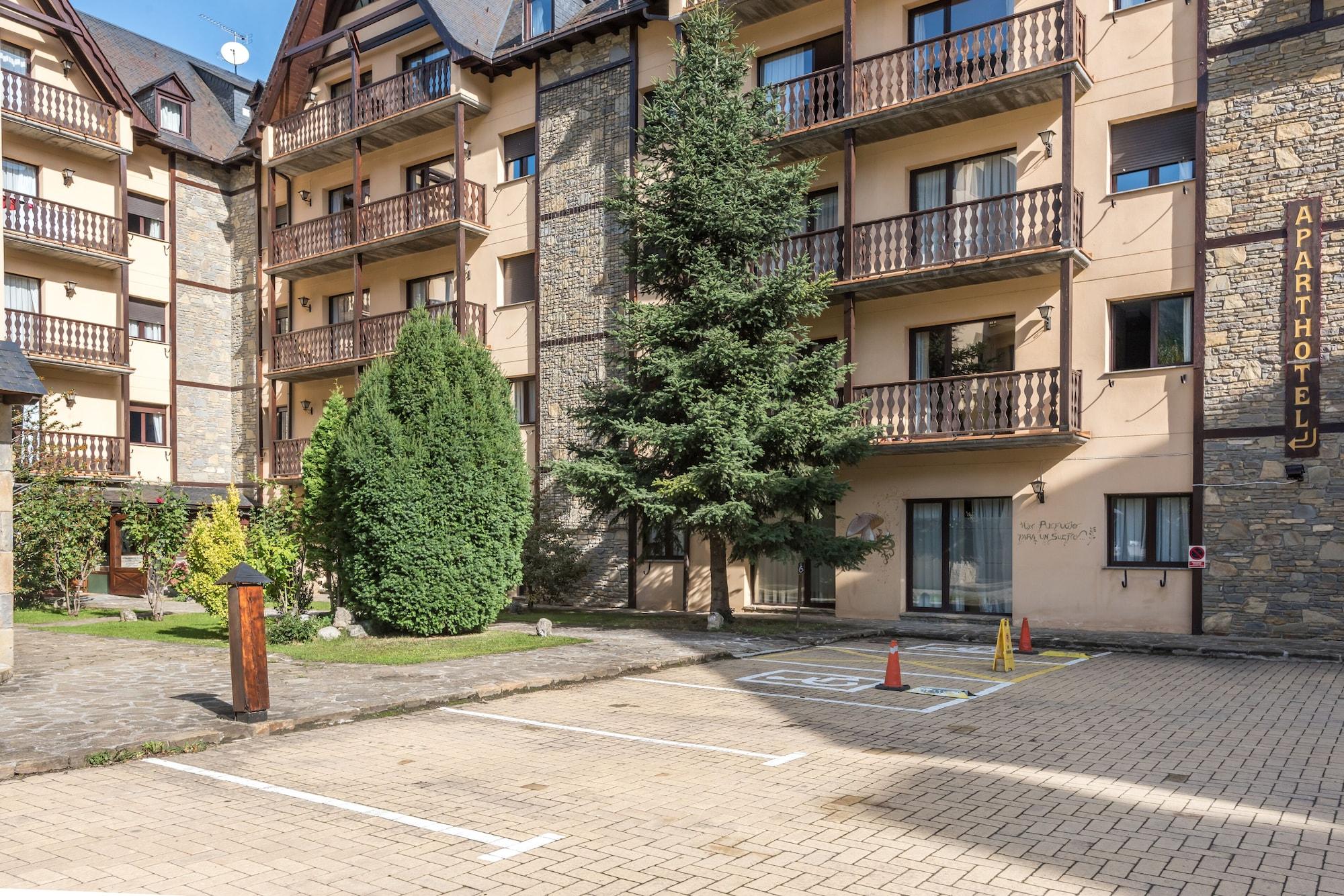 Vista Exterior El Refugio de Aran Vielha Aparthotel