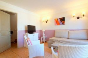 Alquiler Vacacional - 45 m2 house, facing the pine forest, terrace, garden and tranquillity