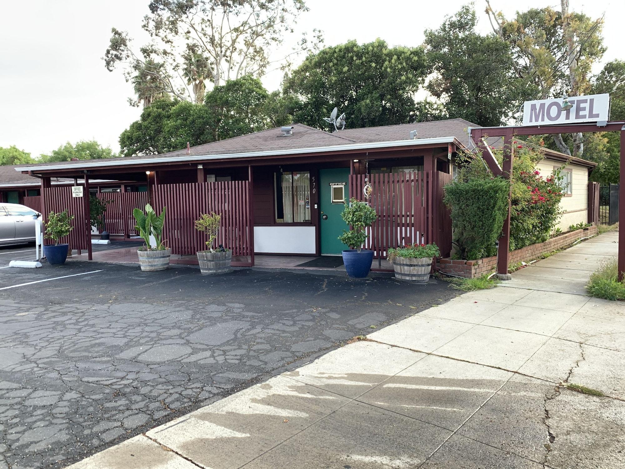Vista Lobby Pacheco Pass Motel