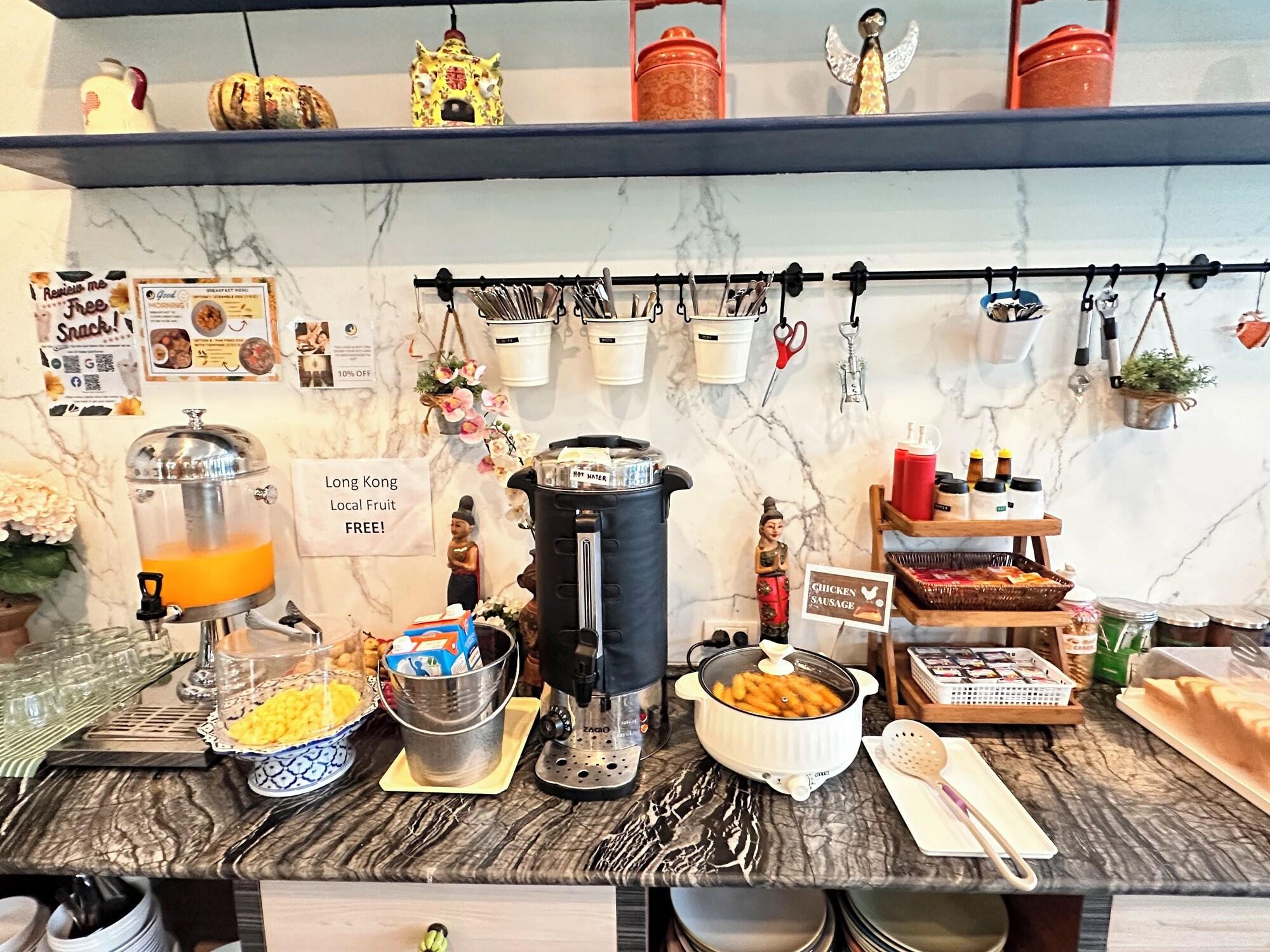 Restaurant The Luna Hostel