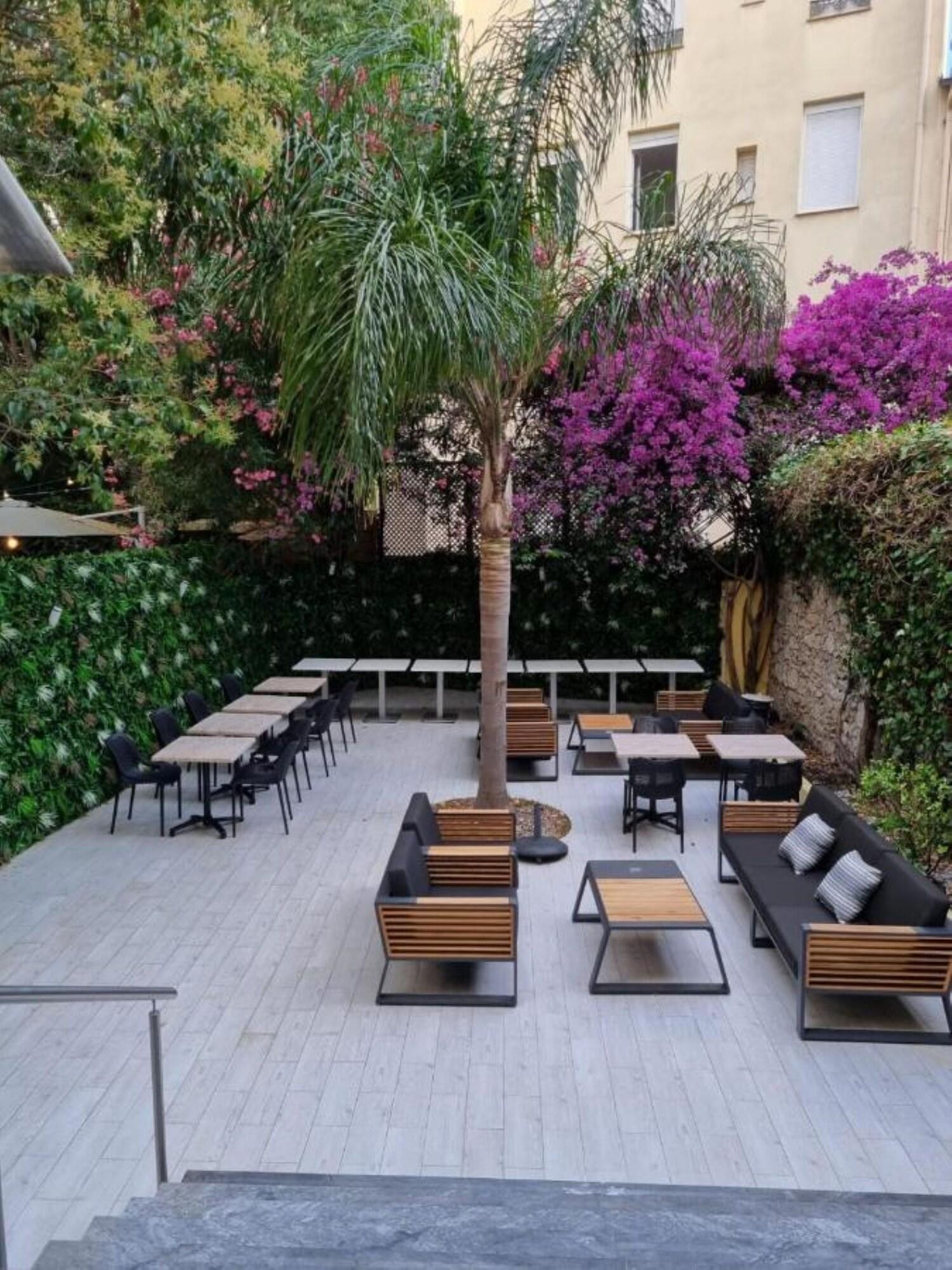 Varios Hôtel Saint Georges