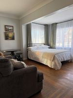 Alquiler Vacacional - The Exchange - A Historic Downtown Studio