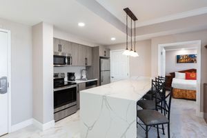 Alquiler Vacacional - 2 Bedroom Resort Condo  at Highrise Walking distance to UNIVERSAL
