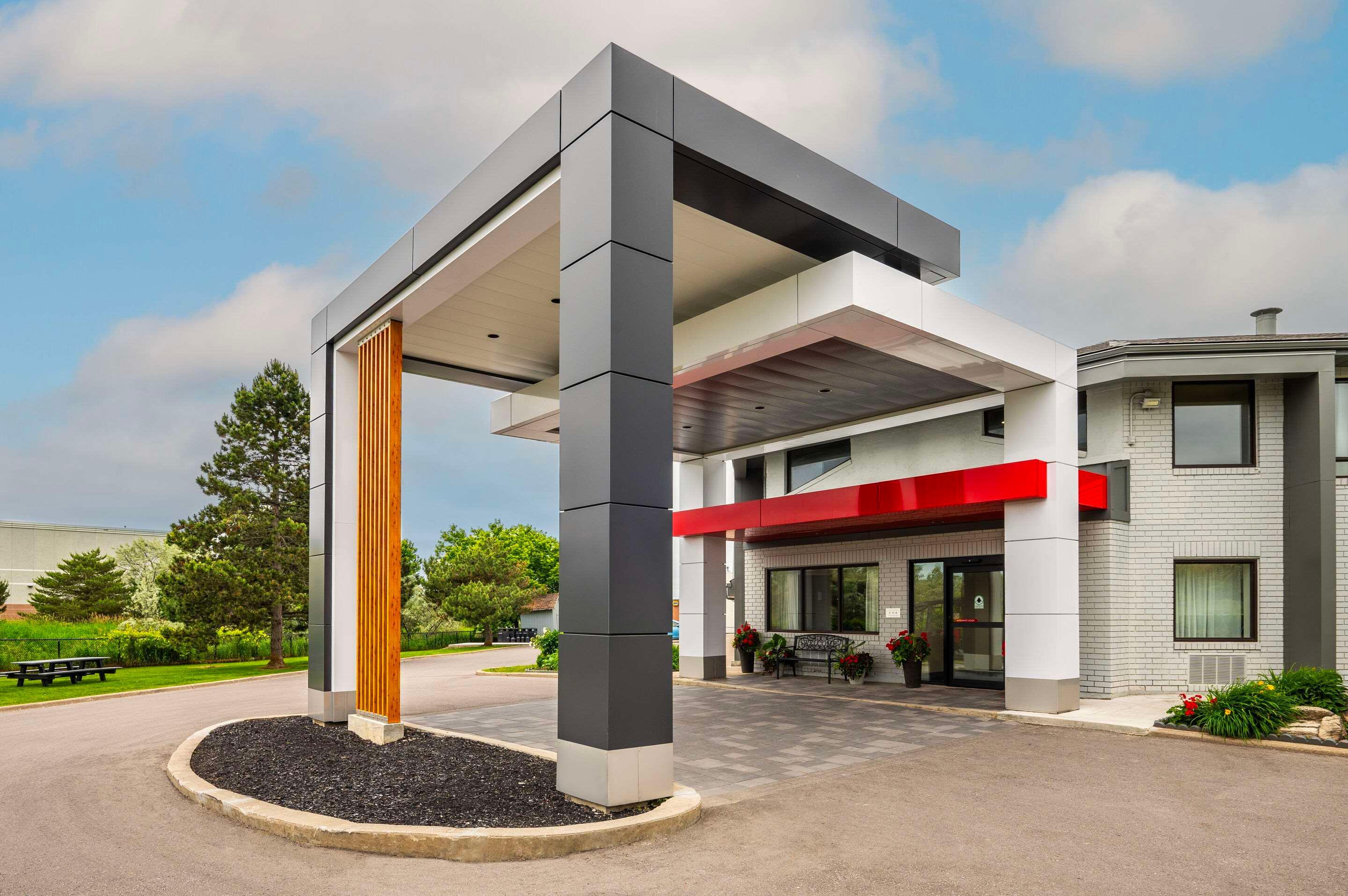 Vista Exterior Comfort Inn Newmarket