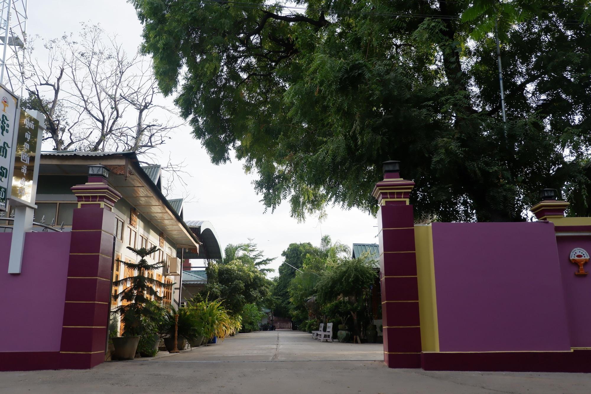 Vista Exterior Nan Htike Yadanar Hotel