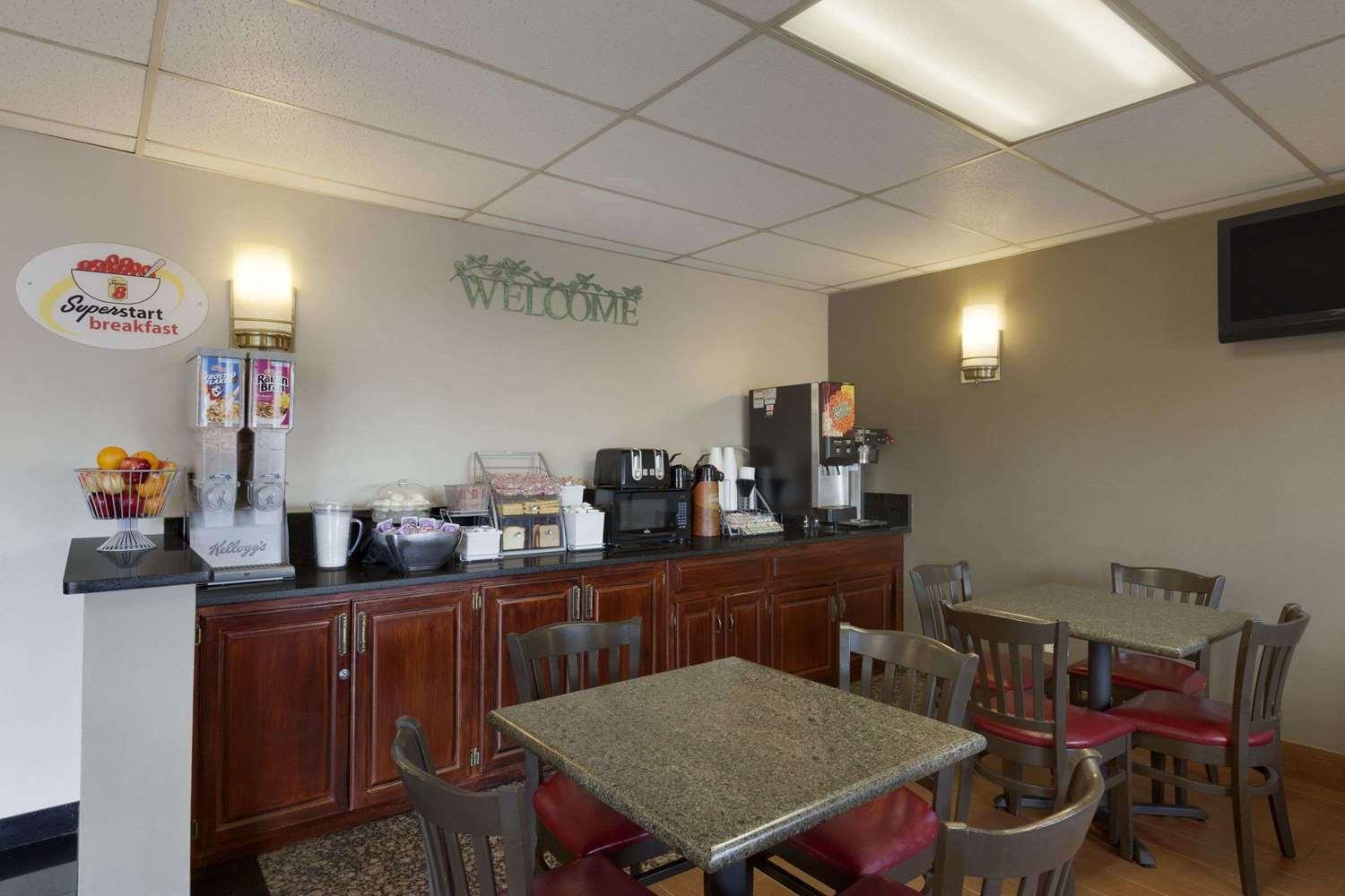 Comodidades del Alojamiento Super 8 by Wyndham Bridgeview/Chicago Area