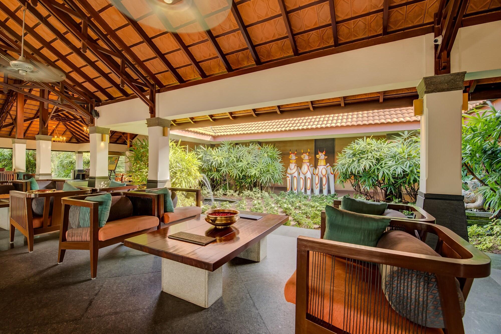 Vista Lobby Radisson Blu Resort Temple Bay Mamallapuram