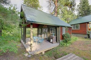 Alquiler Vacacional - Ski, Hike, Relax By Water: Rustic Mccall Tiny Home