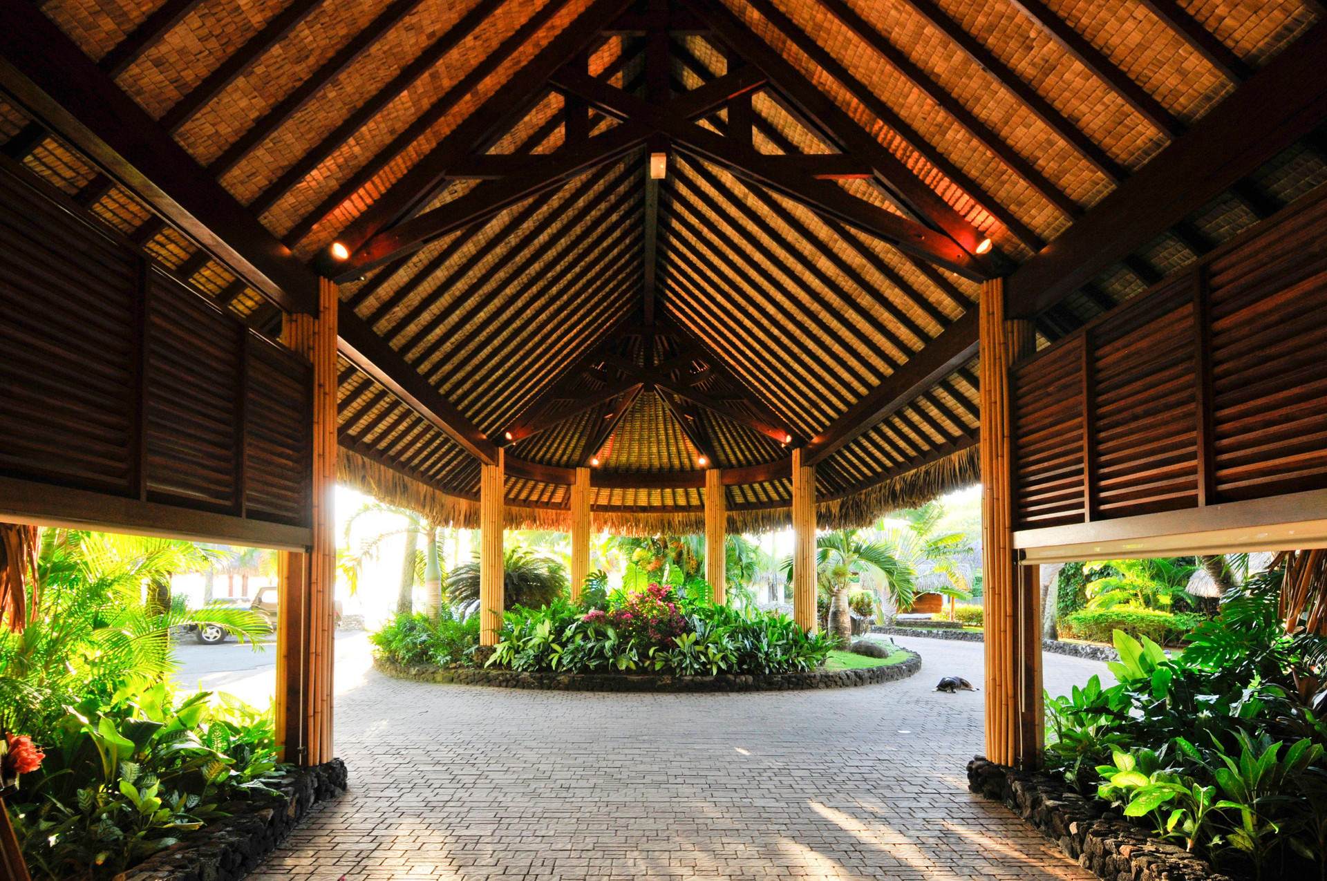 Vista Lobby InterContinental Bora Bora Le Moana Resort