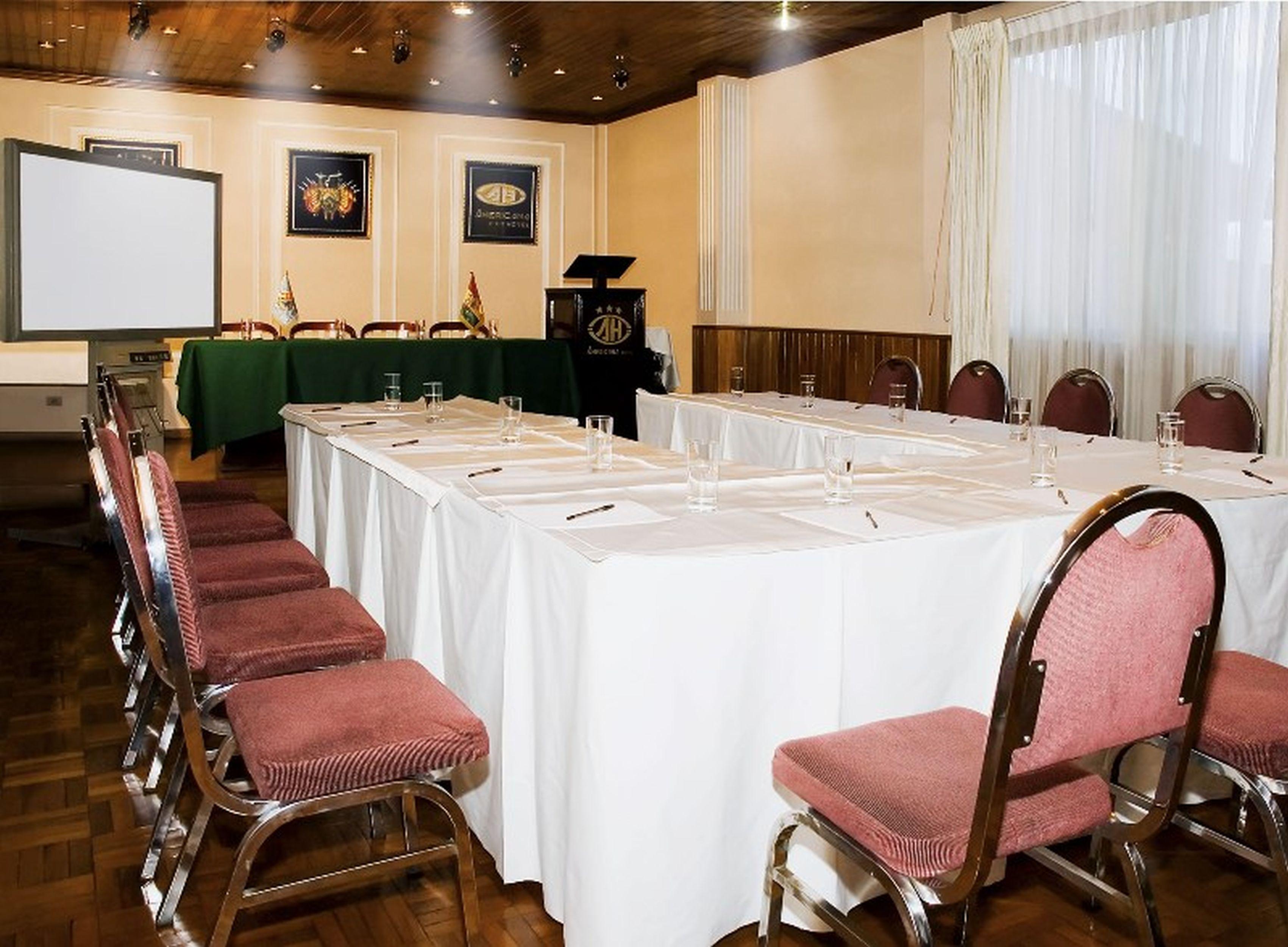 Centro de Negocios Americana Hotel 