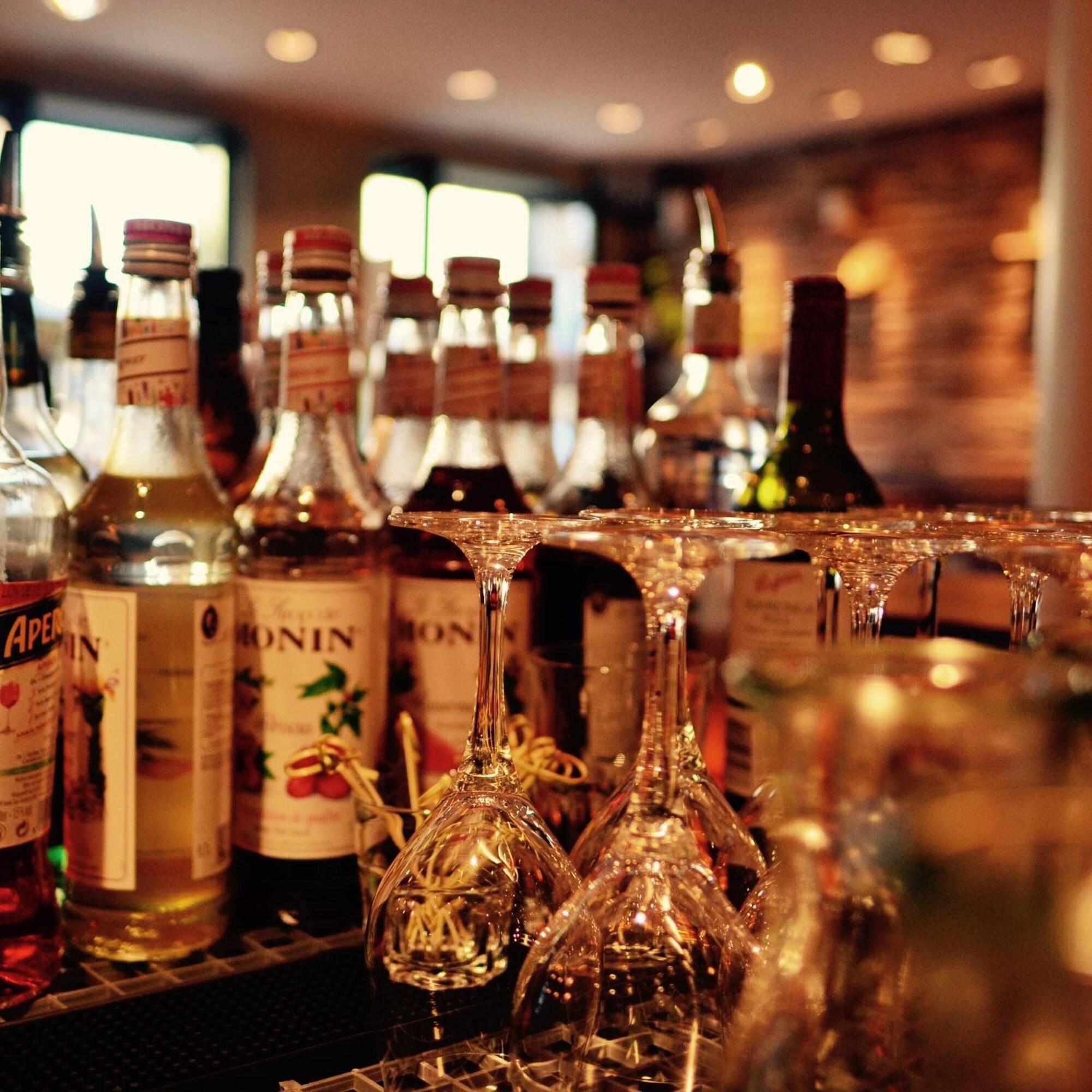 Bar/Salón Hotel FIVE