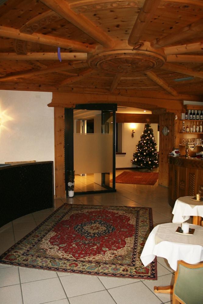 Bar/Salón Hotel Orso Grigio