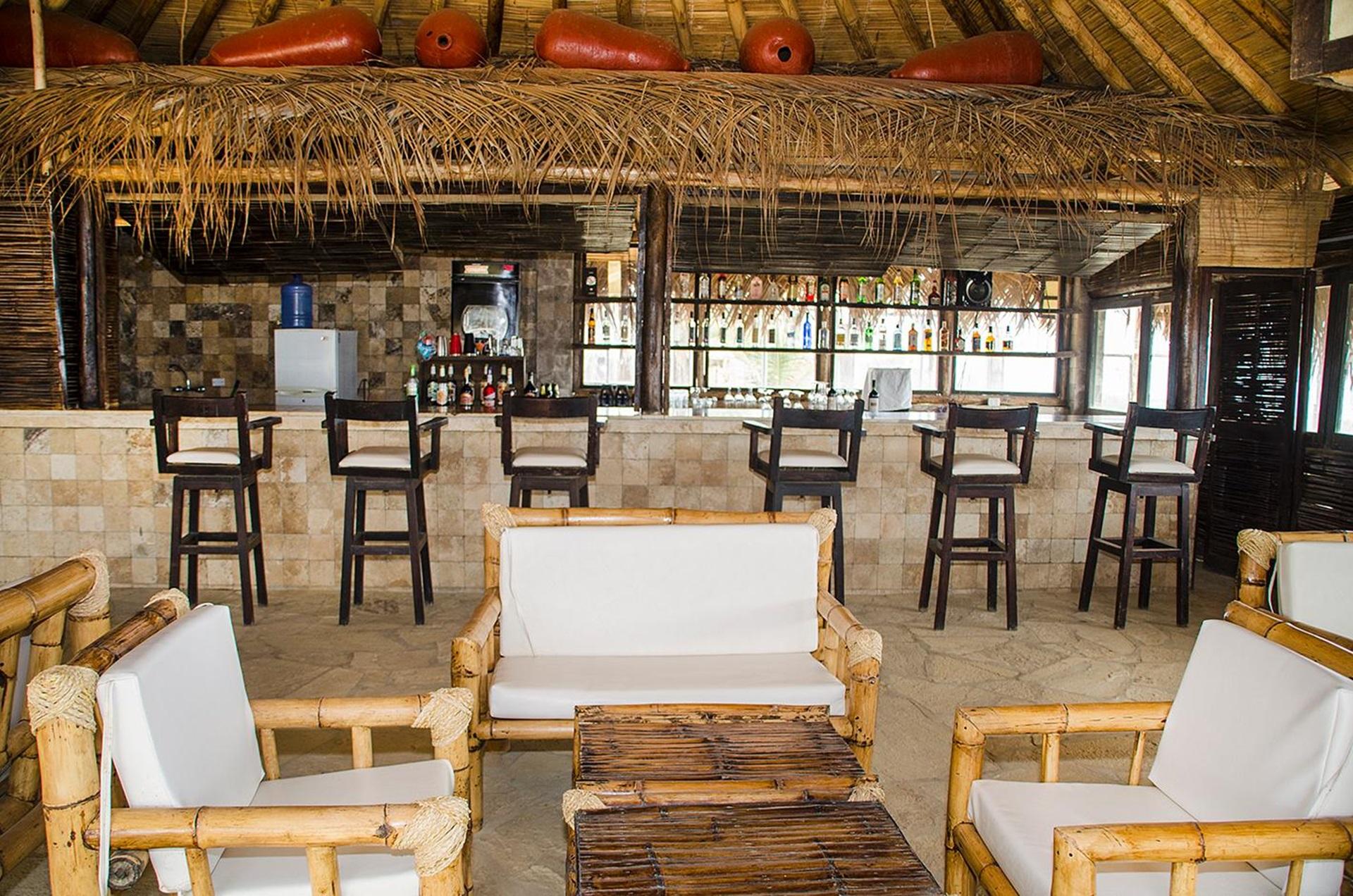 Bar/Salón Las Cabañas De Antica