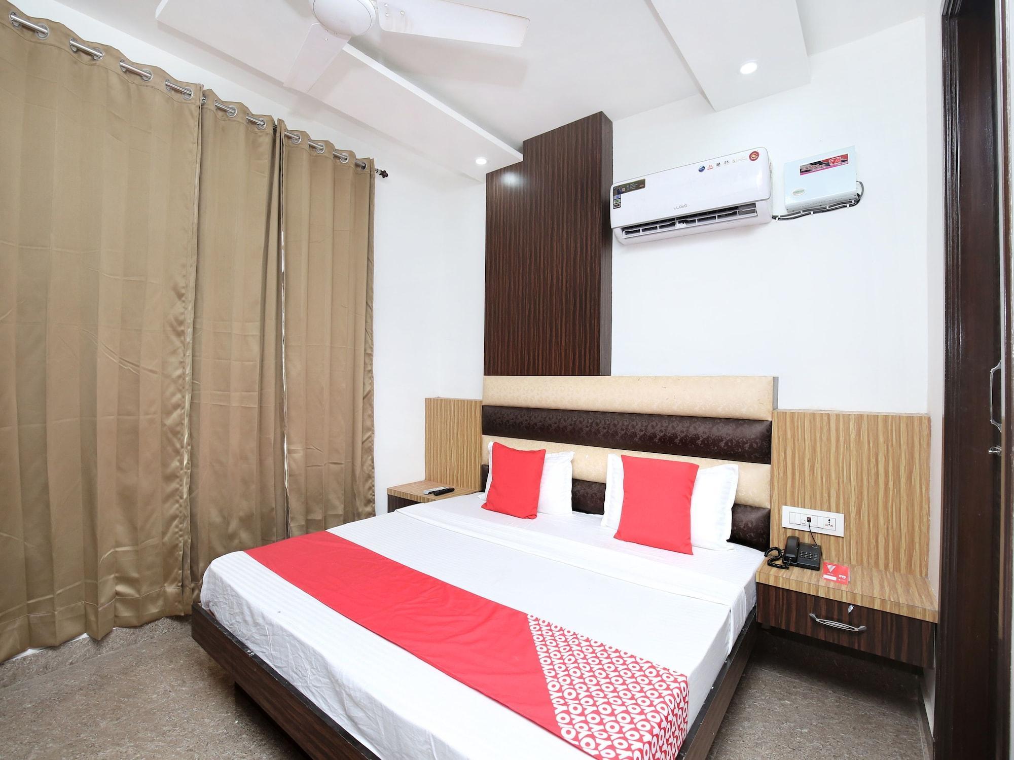 Vista Exterior OYO 15863 Hotel Royal Vij