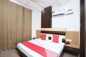 Alojamiento - OYO 15863 Hotel Royal Vij