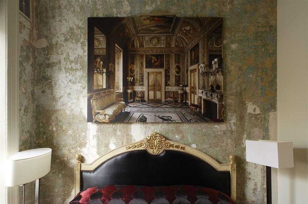 Rough Luxe Hotel by null
