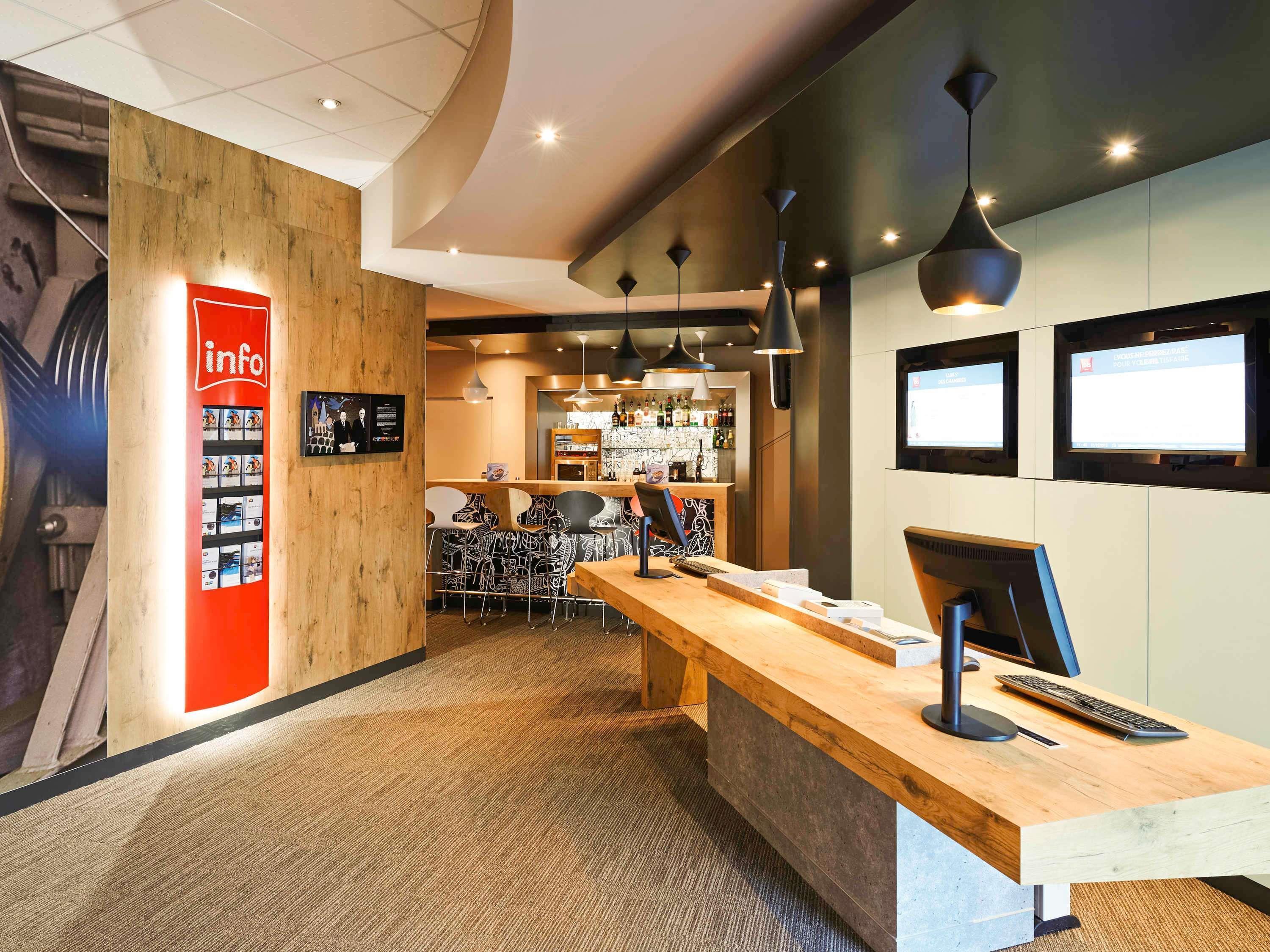 Vista Exterior ibis Nancy Centre Gare et Congres