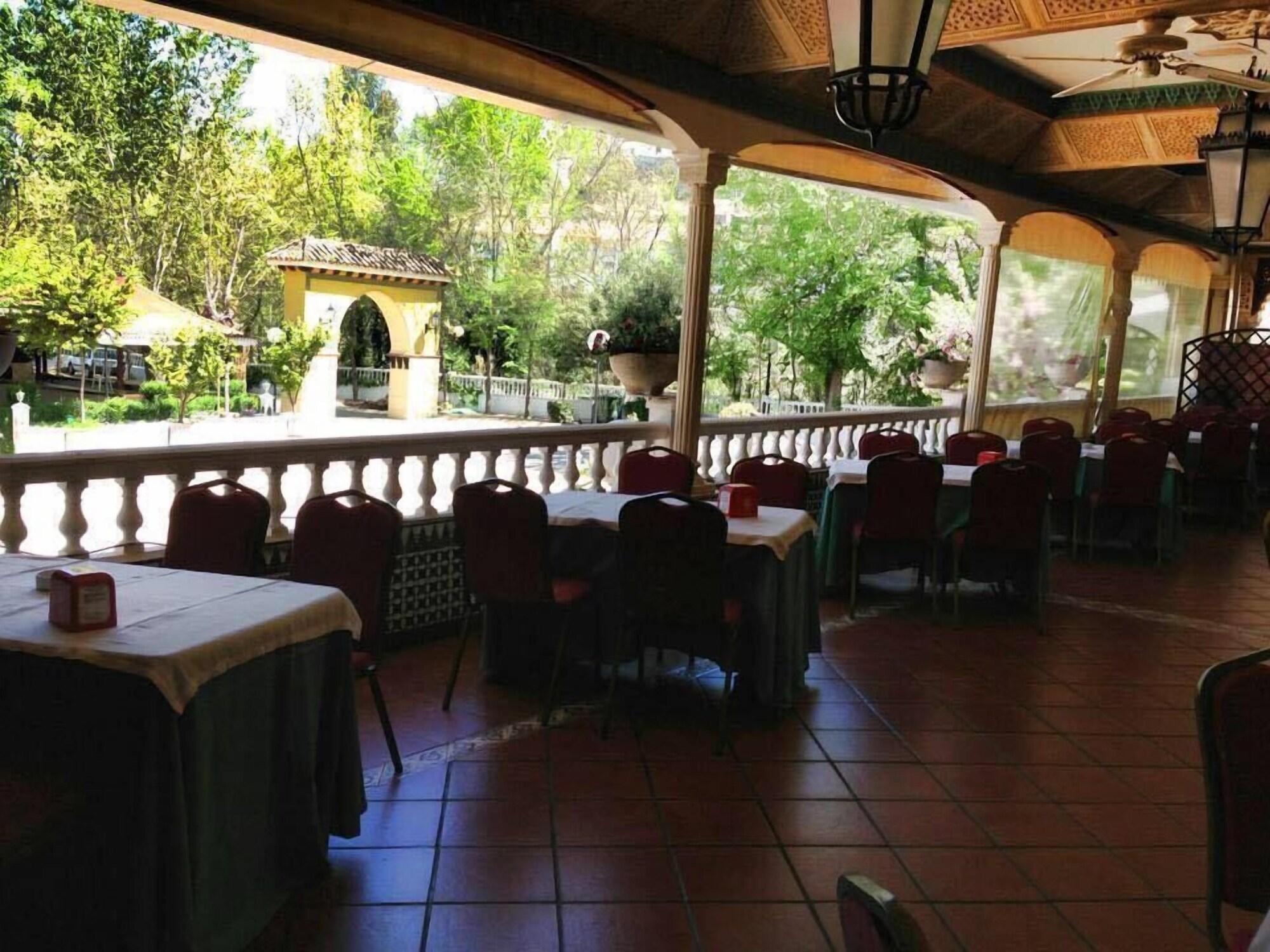 Comodidades del Alojamiento Hotel Restaurante Montserrat
