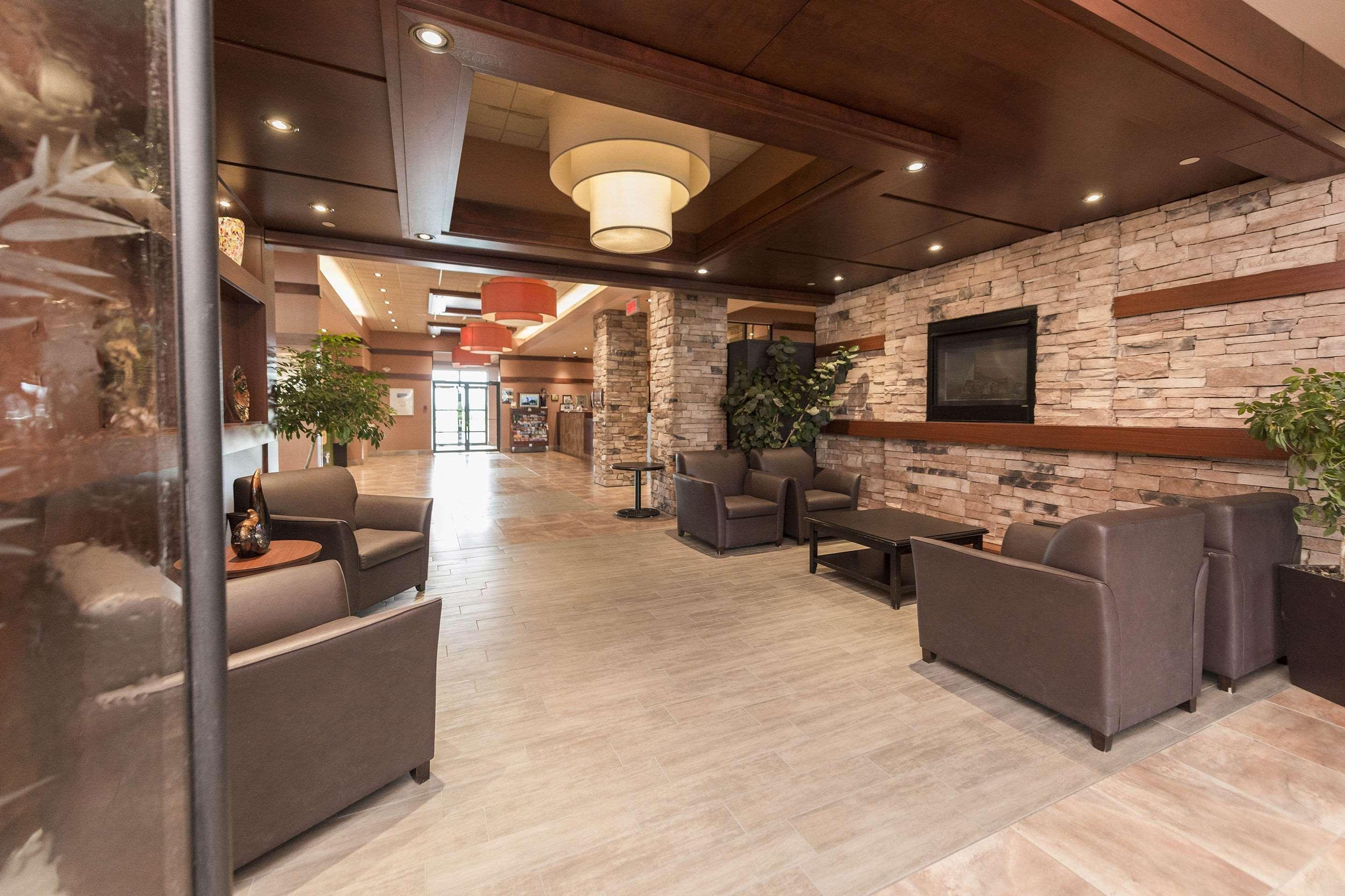 Vista Lobby Quality Inn & Suites Levis