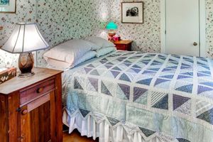 Alquiler Vacacional - Country Home next to Blow-Me-Down Covered Bridge in the Old Cornish Art Colony!