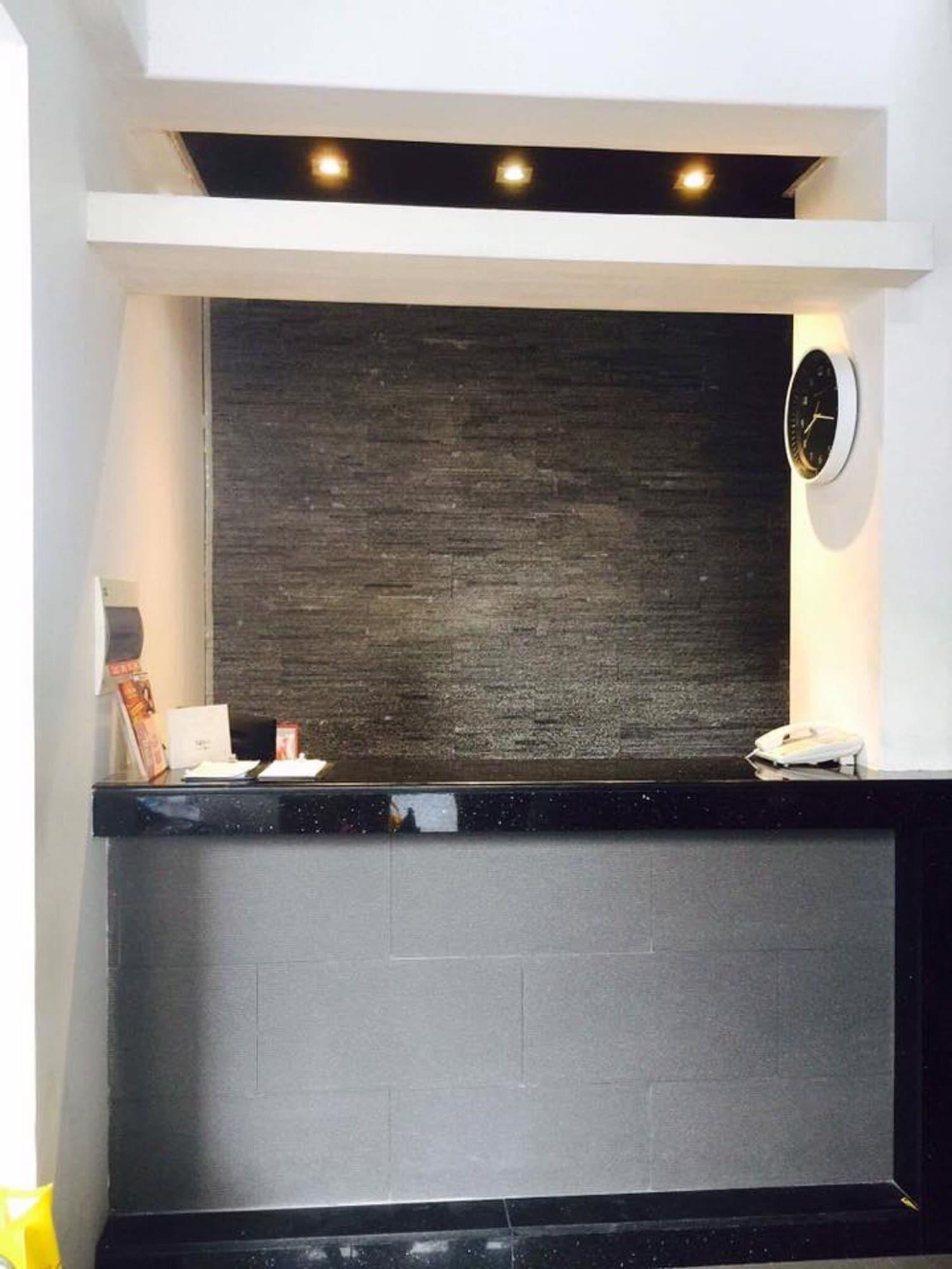 Vista Lobby West Gate Hotel